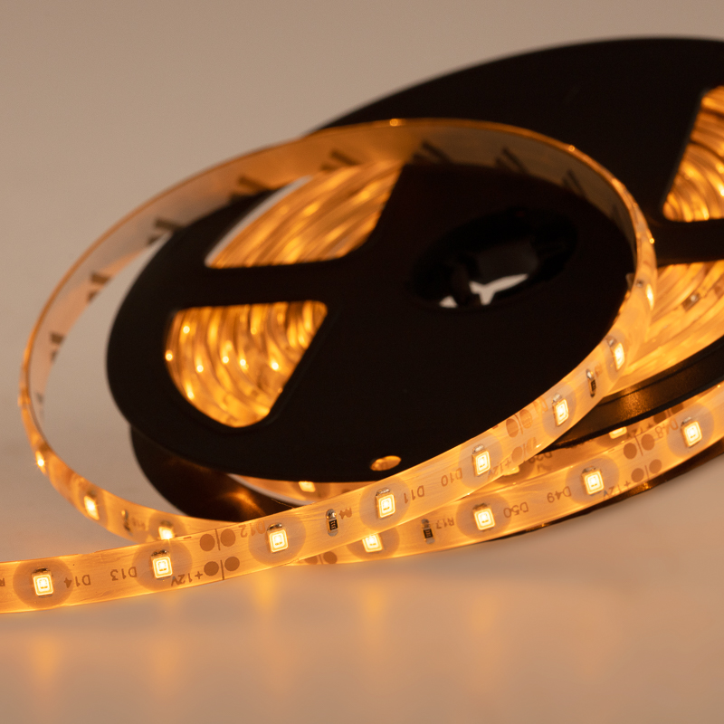 Лента светодиодная 12В, SMD2835, 4,8Вт/м, 60 LED/м, желтый, 8мм, 5м, IP65 LAMPER — фото