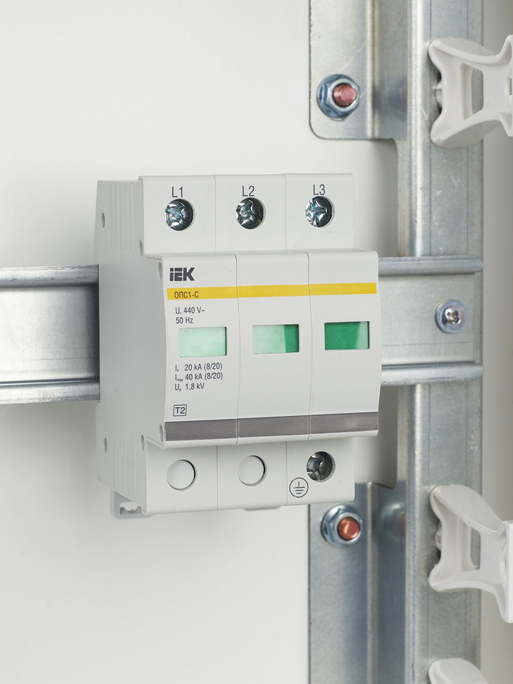 KARAT Ограничитель импульсного перенапряжения ОПС1-C 3P In=20кА Un=400В Im=40кА IEK — фото