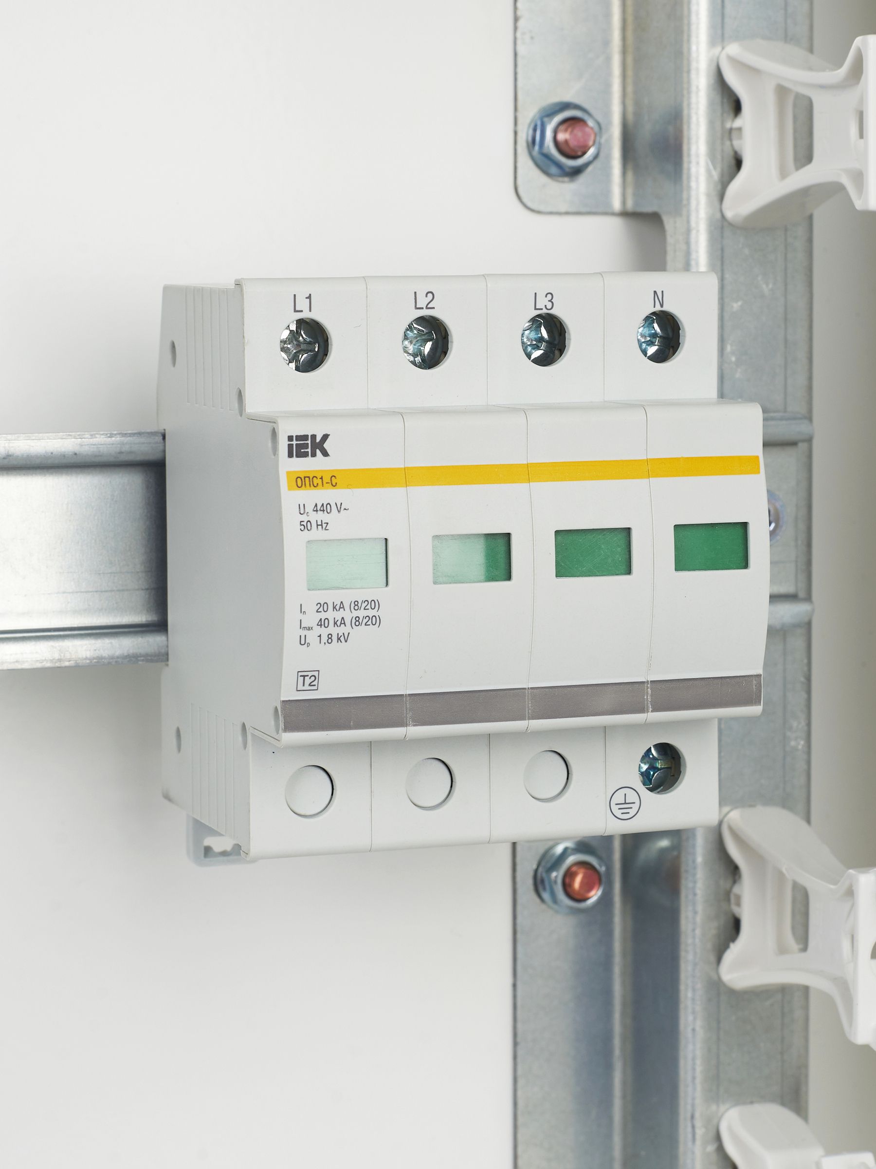 KARAT Ограничитель импульсного перенапряжения ОПС1-C 4P In=20кА Un=400В Im=40кА IEK — фото