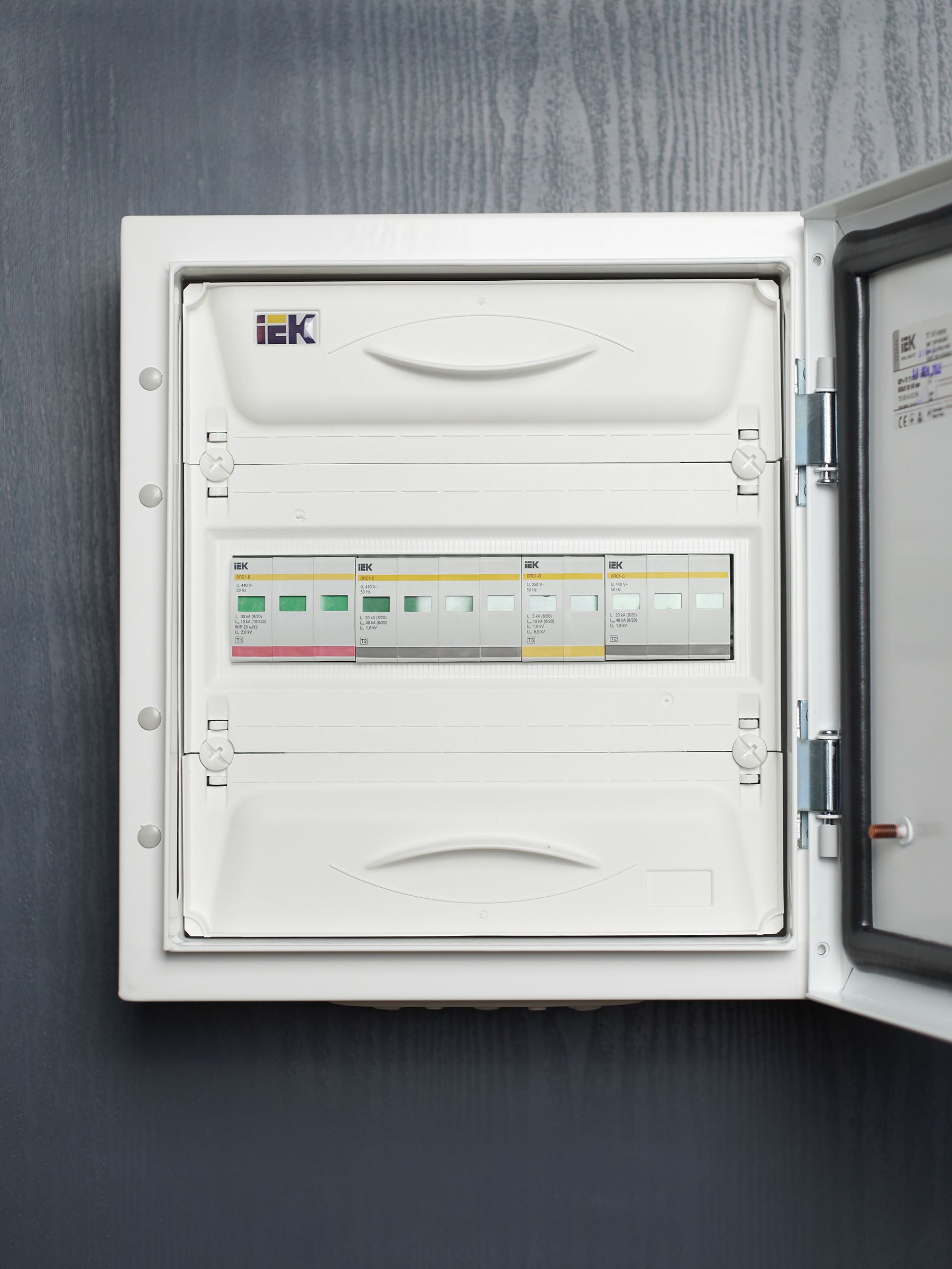 KARAT Ограничитель импульсного перенапряжения ОПС1-C 4P In=20кА Un=400В Im=40кА IEK — фото