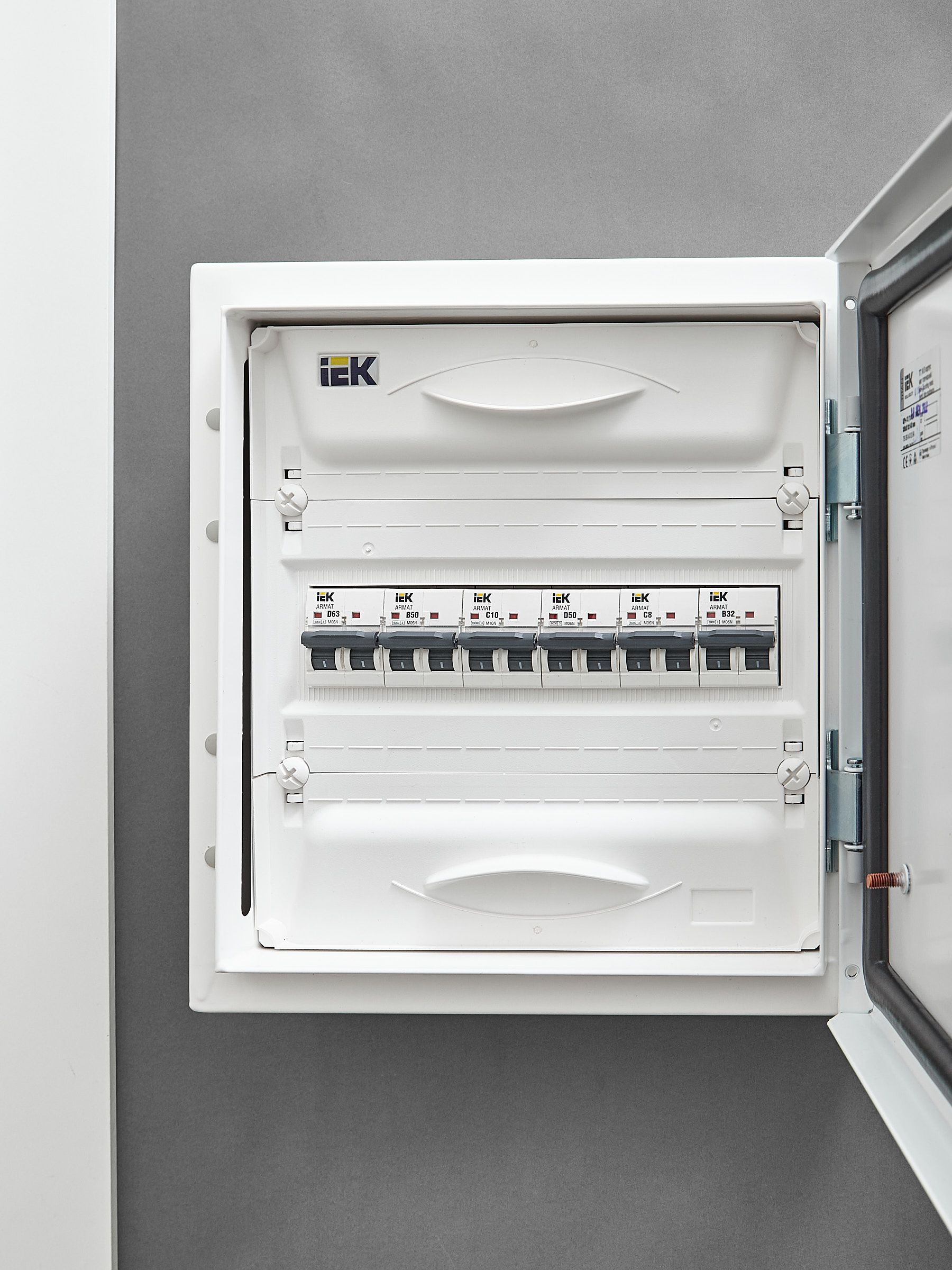ARMAT Автоматический выключатель M06N 2P D 50А IEK — фото