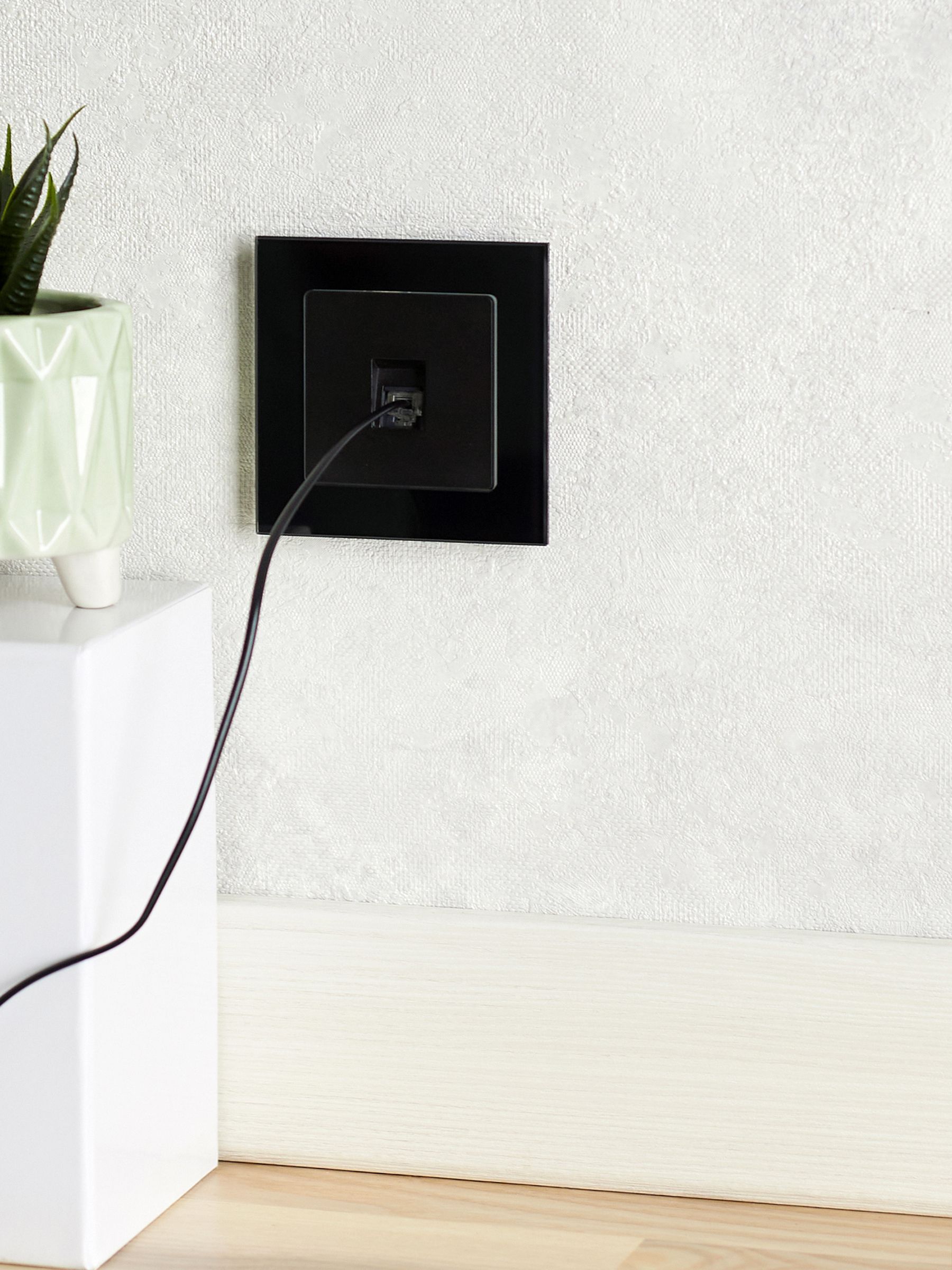 BRITE Розетка компьютерная RJ45 кат.5E РК10-БрЧ черный IEK — фото