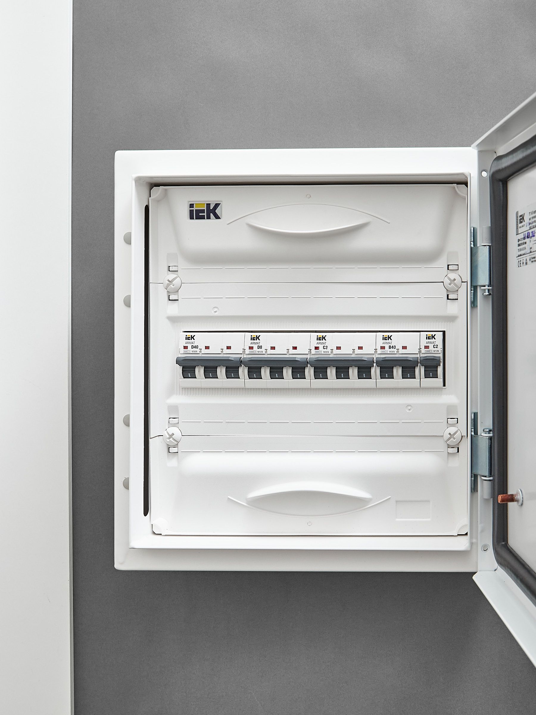 ARMAT Автоматический выключатель M06N 3P C 3А IEK — фото
