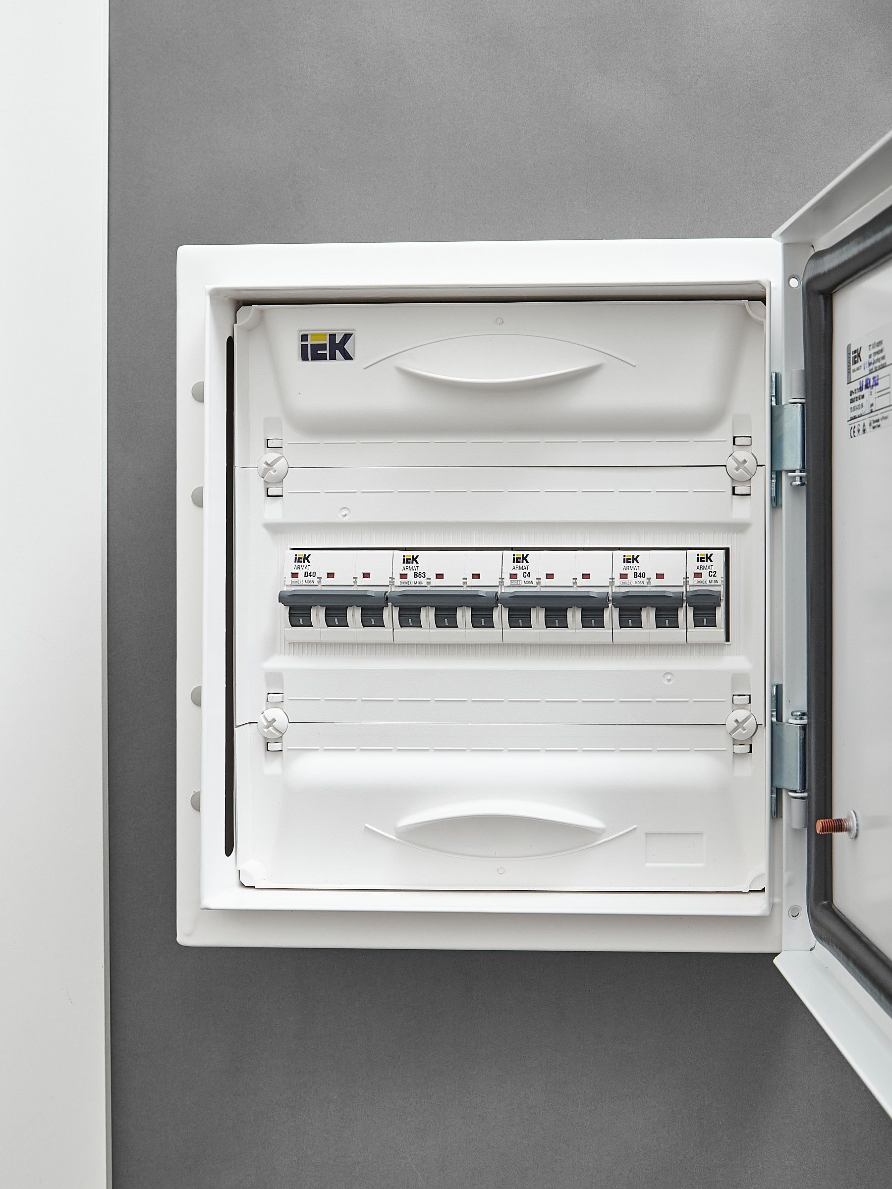 ARMAT Автоматический выключатель M06N 3P C 4А IEK — фото