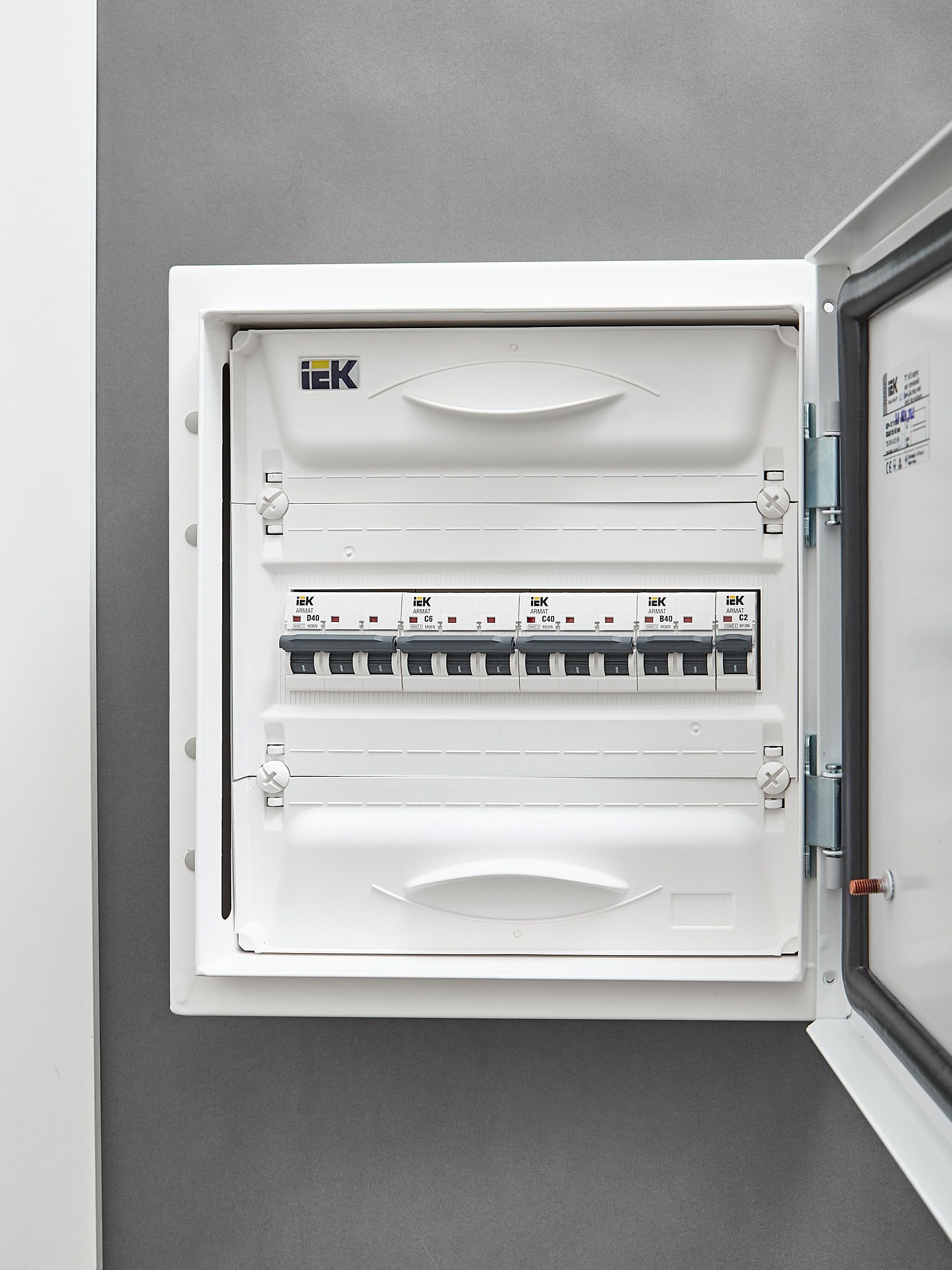 ARMAT Автоматический выключатель M06N 3P C 40А IEK — фото