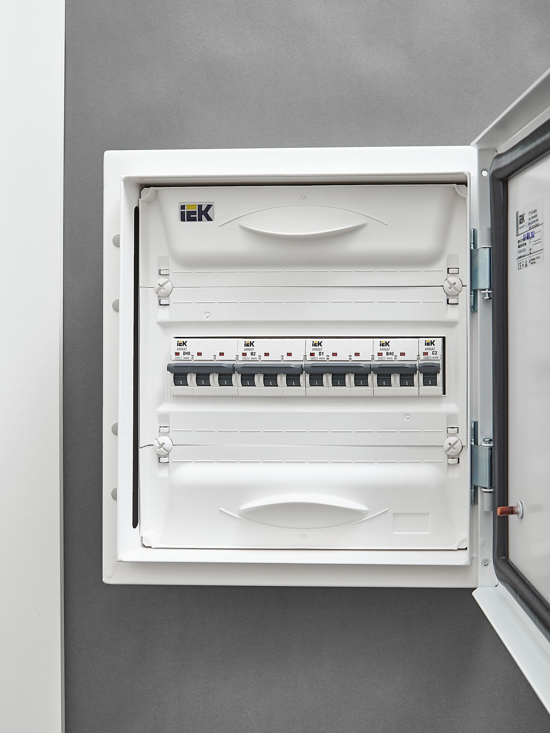ARMAT Автоматический выключатель M06N 3P B 2А IEK — фото
