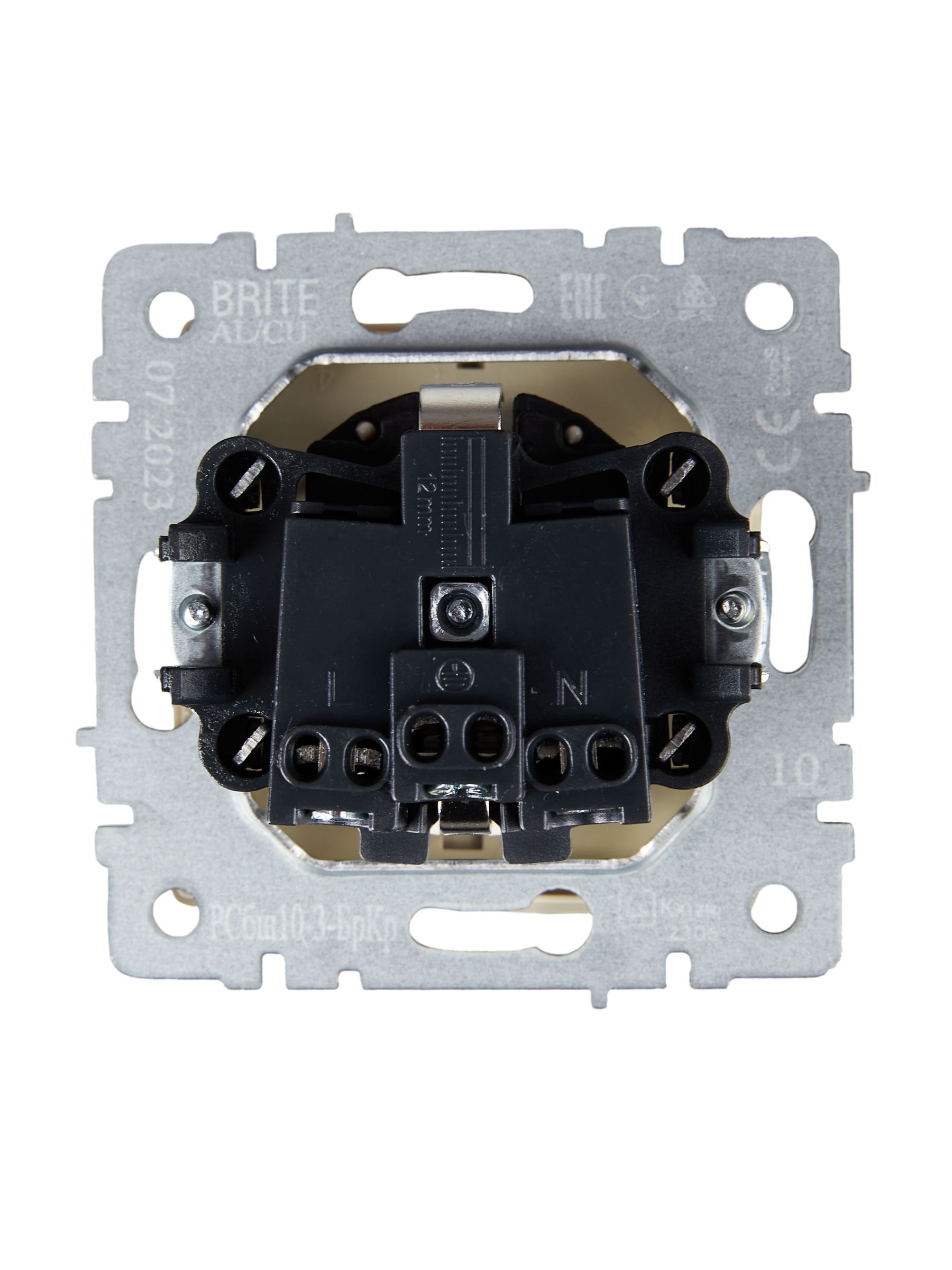 BRITE Розетка 1-местная с заземлением с защитными шторками и крышкой 16А IP20 РСбш10-3-БрКр бежевый IEK — фото