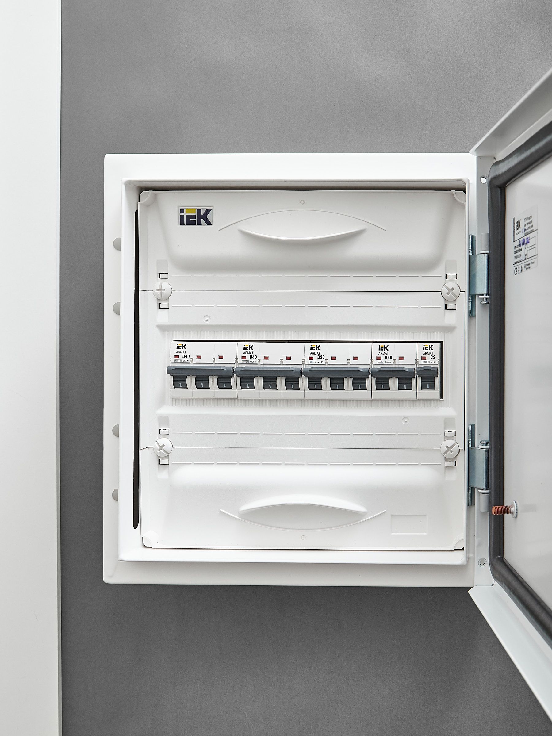 ARMAT Автоматический выключатель M06N 3P B 40А IEK — фото