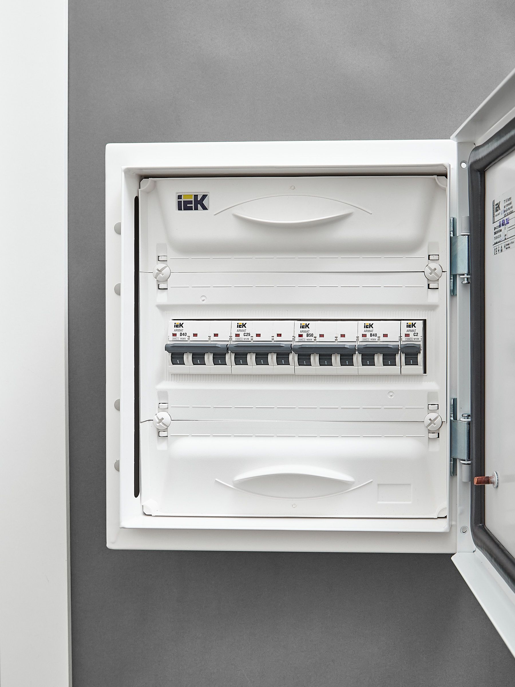 ARMAT Автоматический выключатель M06N 3P B 50А IEK — фото