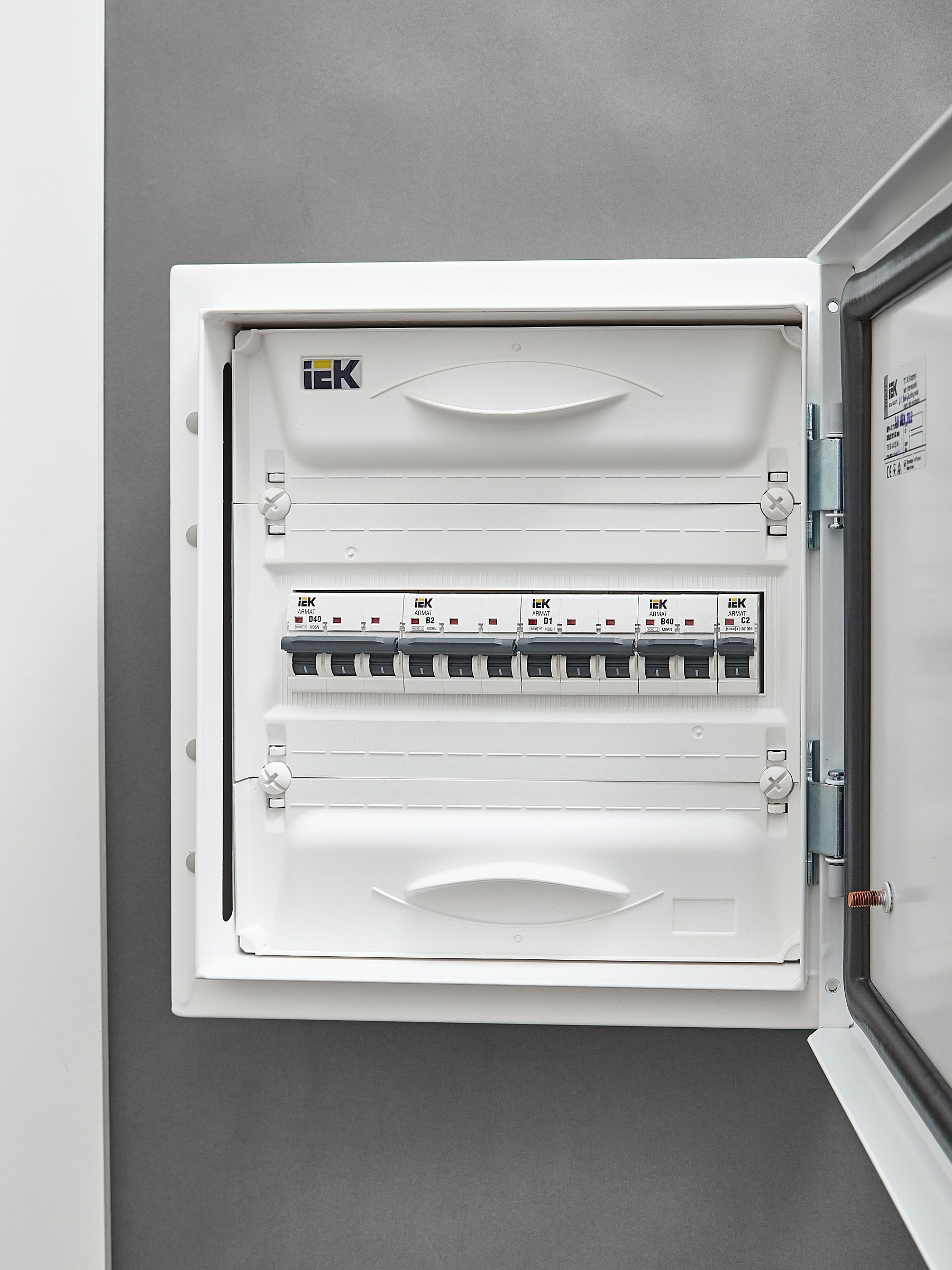 ARMAT Автоматический выключатель M06N 3P D 1А IEK — фото