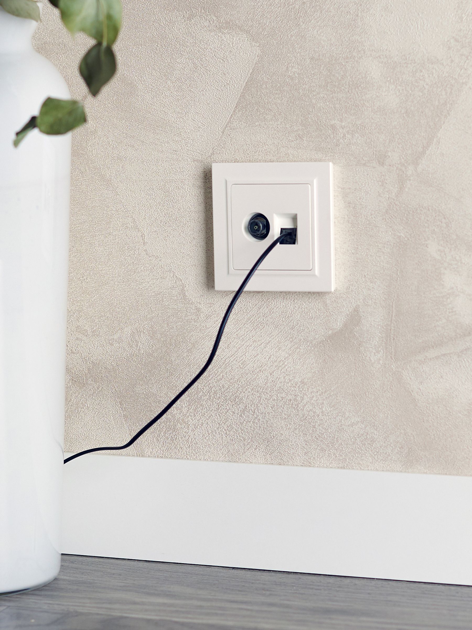 BRITE Розетка двойная TV+RJ45 кат.5E РТВ/РК12-БрЖ жемчуг IEK — фото