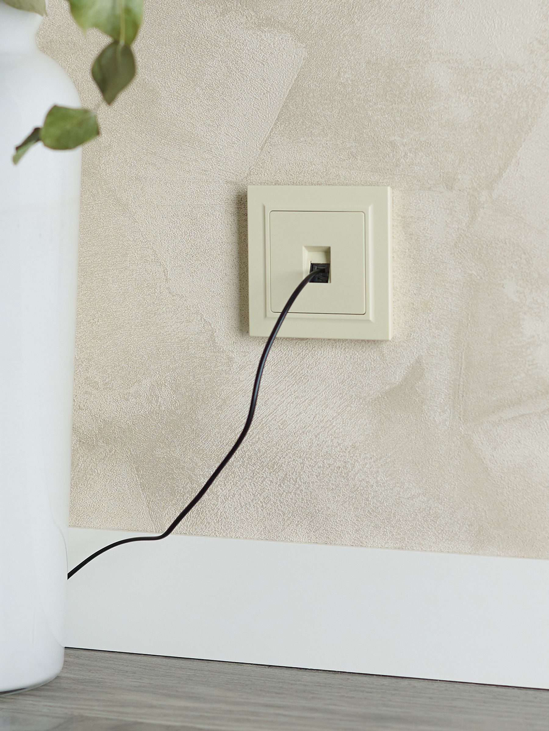 BRITE Розетка компьютерная RJ45 кат.5E РК10-БрКр бежевый IEK — фото