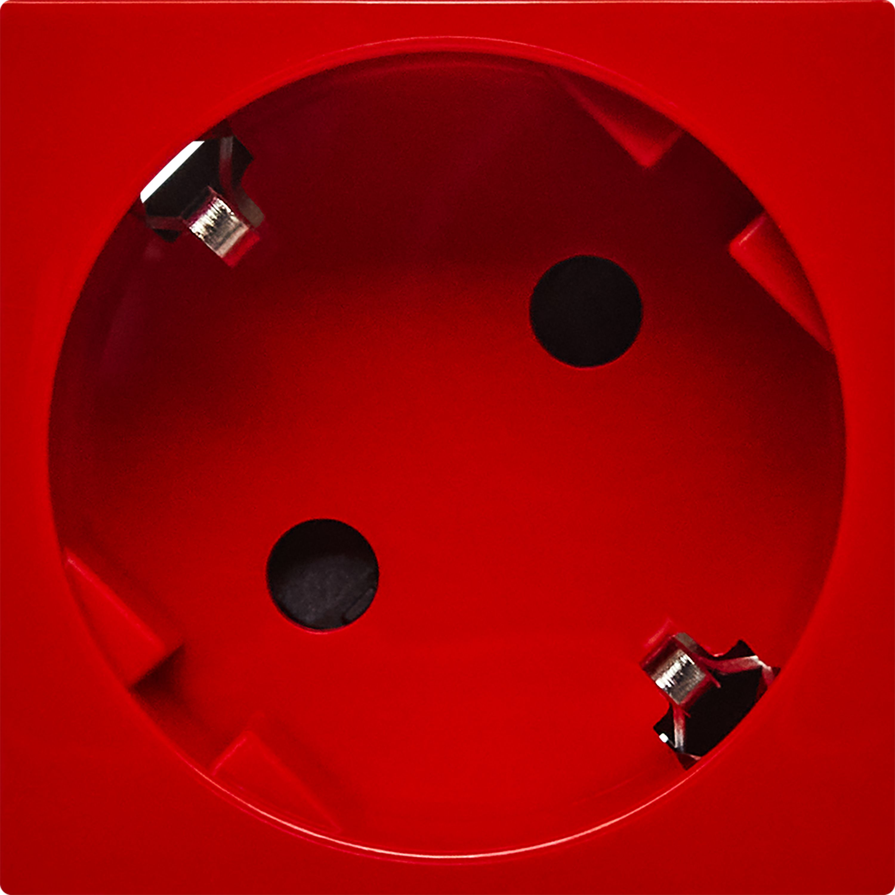 Розетка 45град с заземляющим контактом защитной шторкой и безвинтовым зажимом (2 модуля) красная — фото