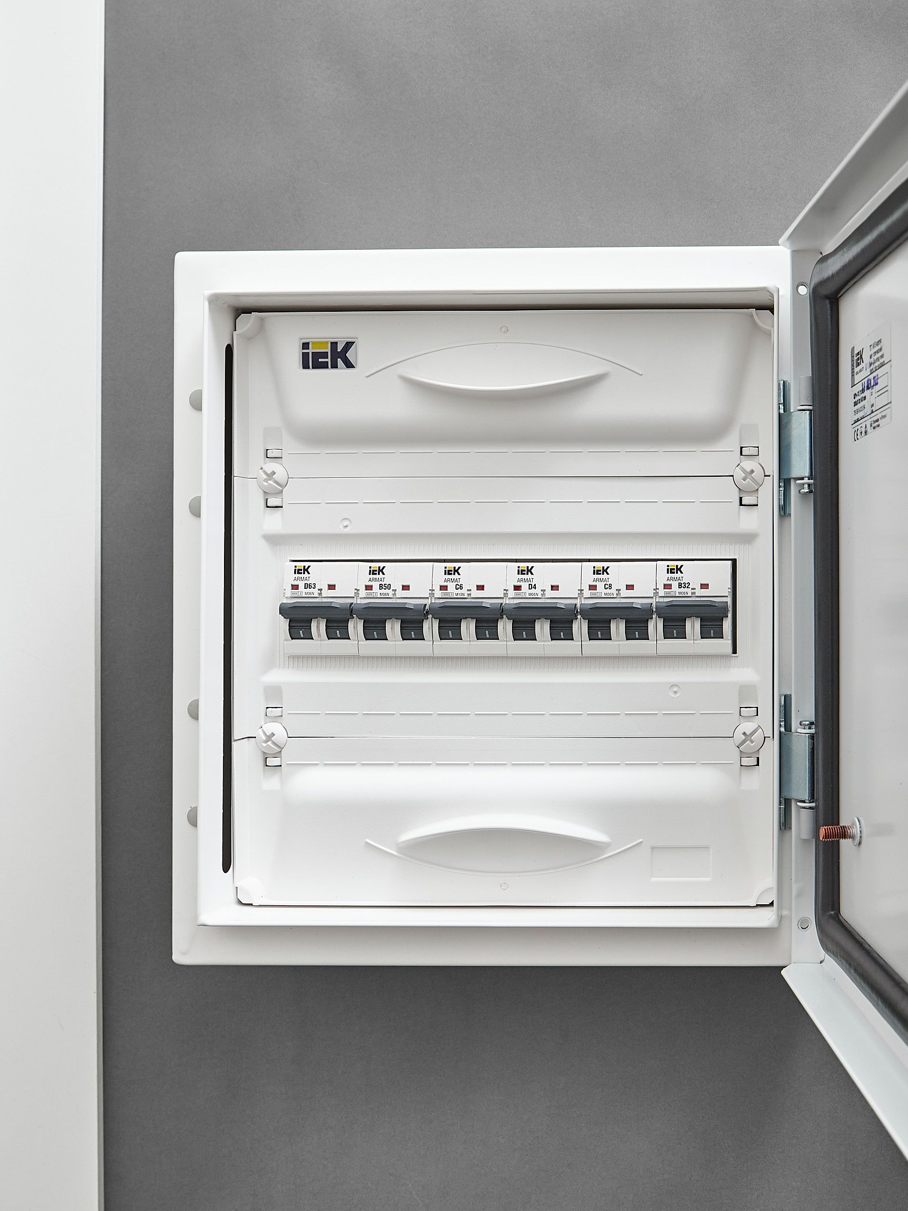 ARMAT Автоматический выключатель M10N 2P C 6А IEK — фото