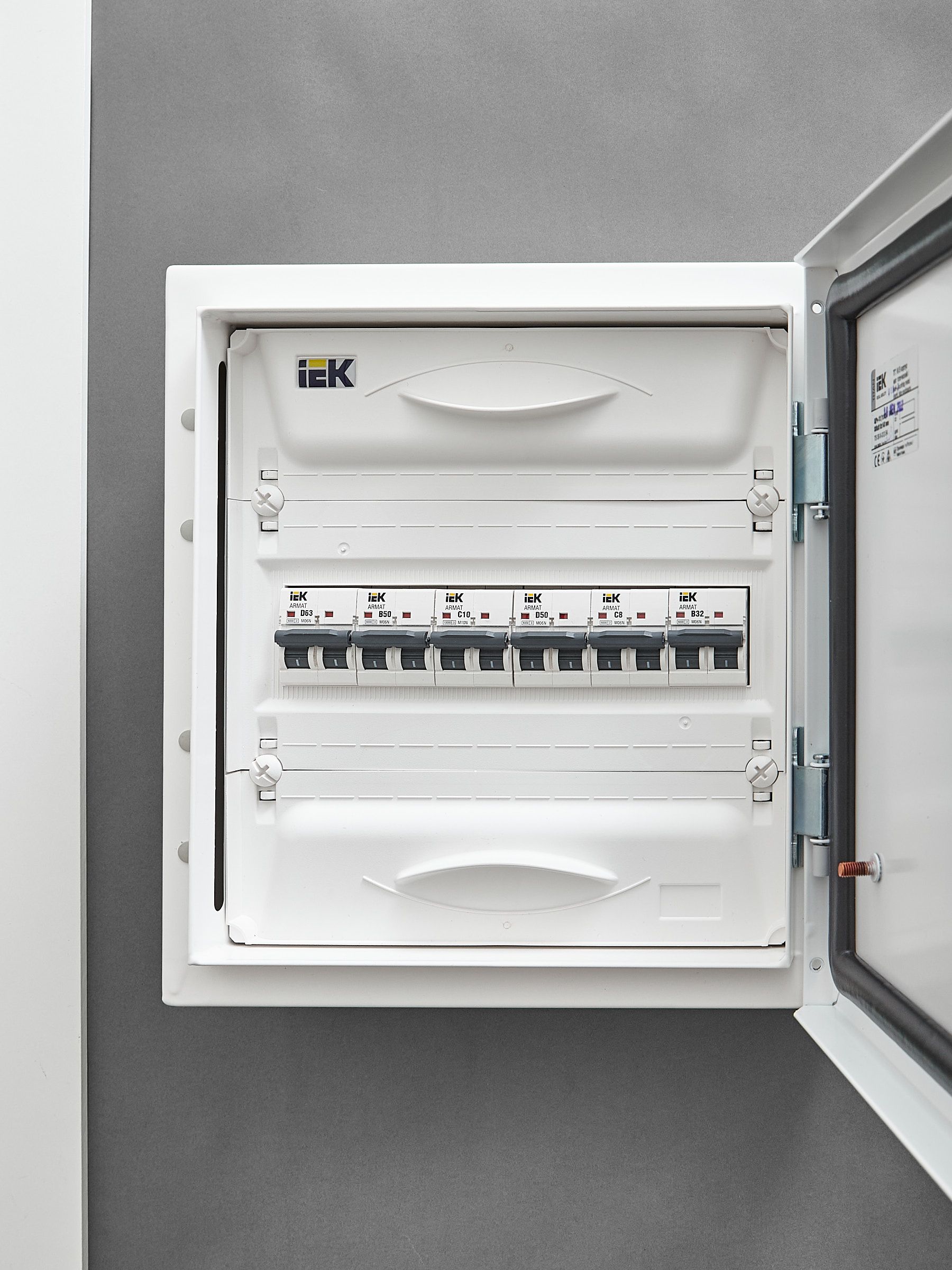ARMAT Автоматический выключатель M10N 2P C 10А IEK — фото