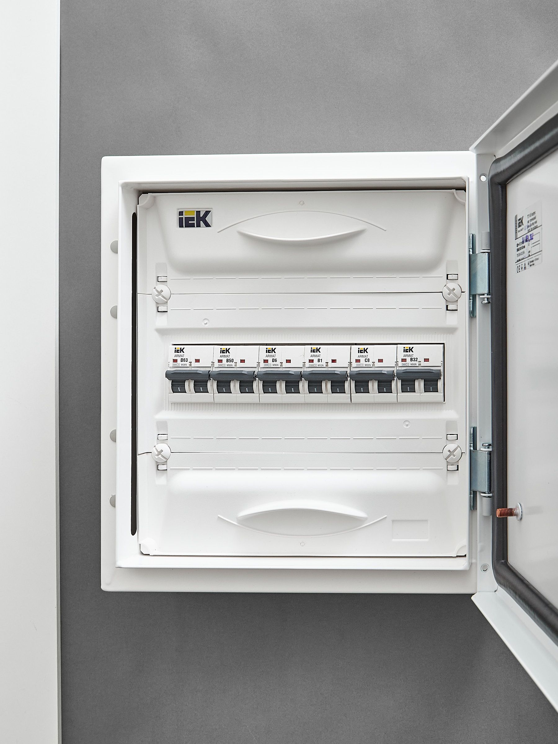 ARMAT Автоматический выключатель M10N 2P B 1А IEK — фото