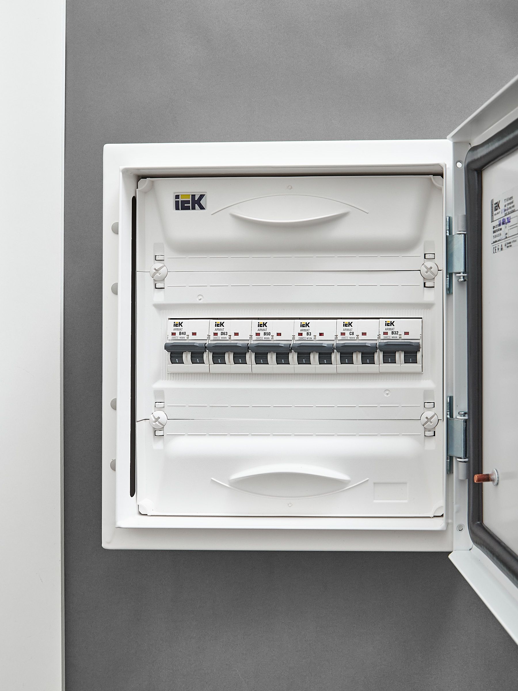 ARMAT Автоматический выключатель M10N 2P B 3А IEK — фото