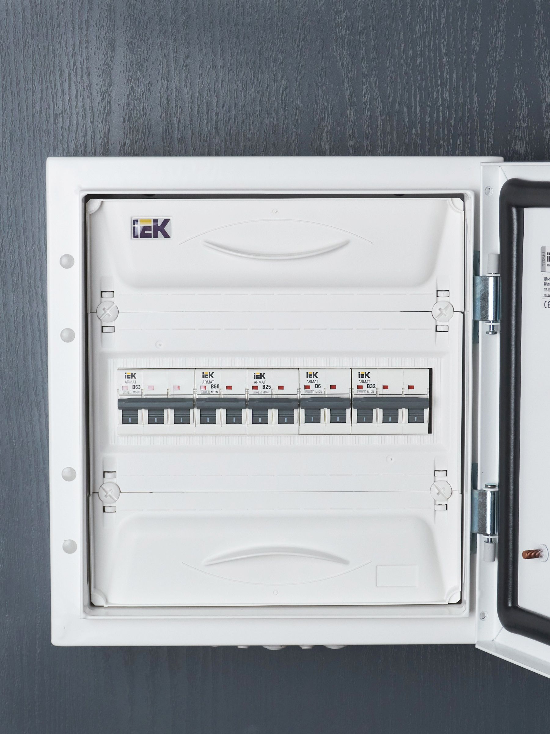 ARMAT Автоматический выключатель M10N 2P B 25А IEK — фото