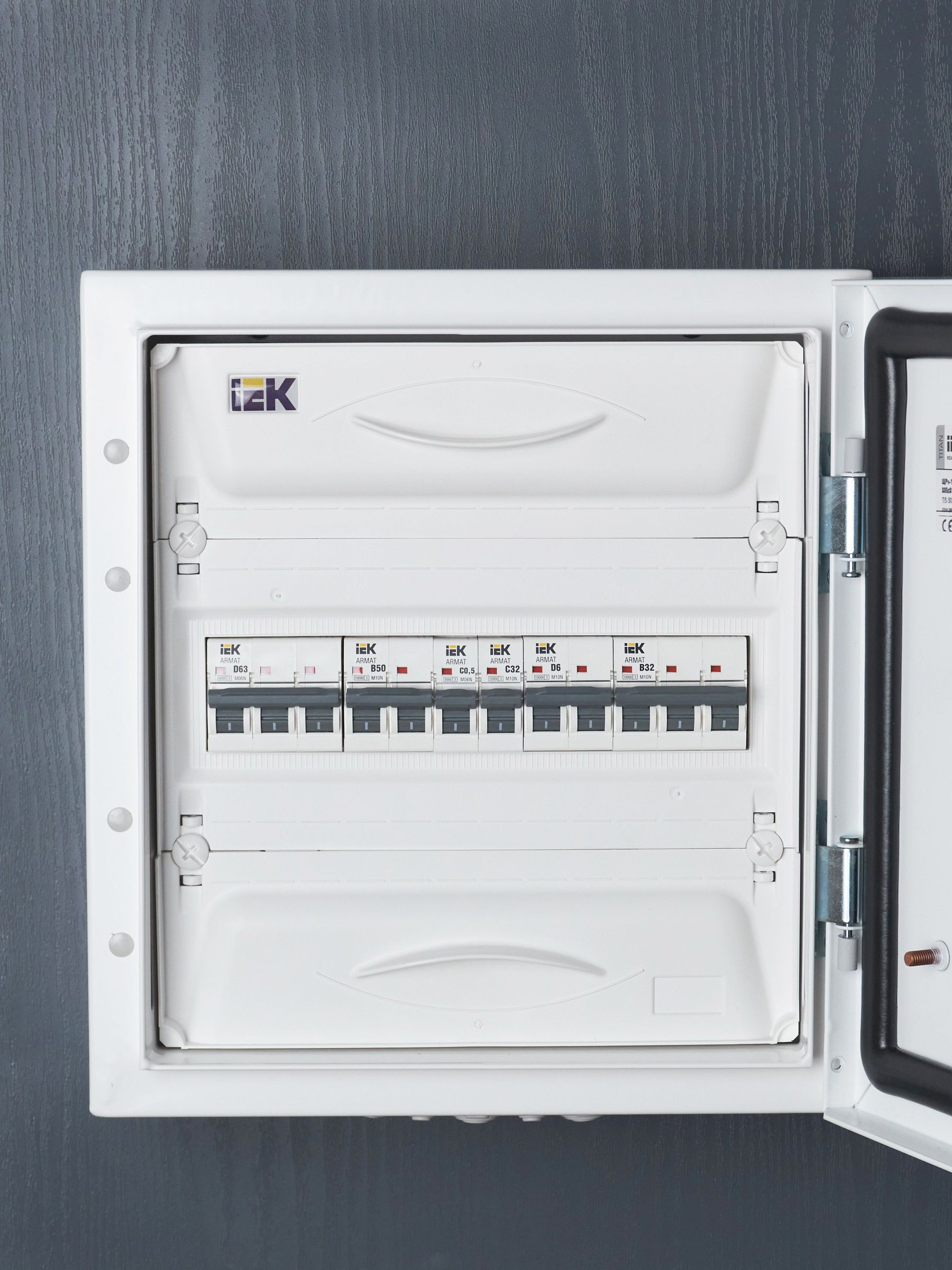ARMAT Автоматический выключатель M10N 2P B 50А IEK — фото
