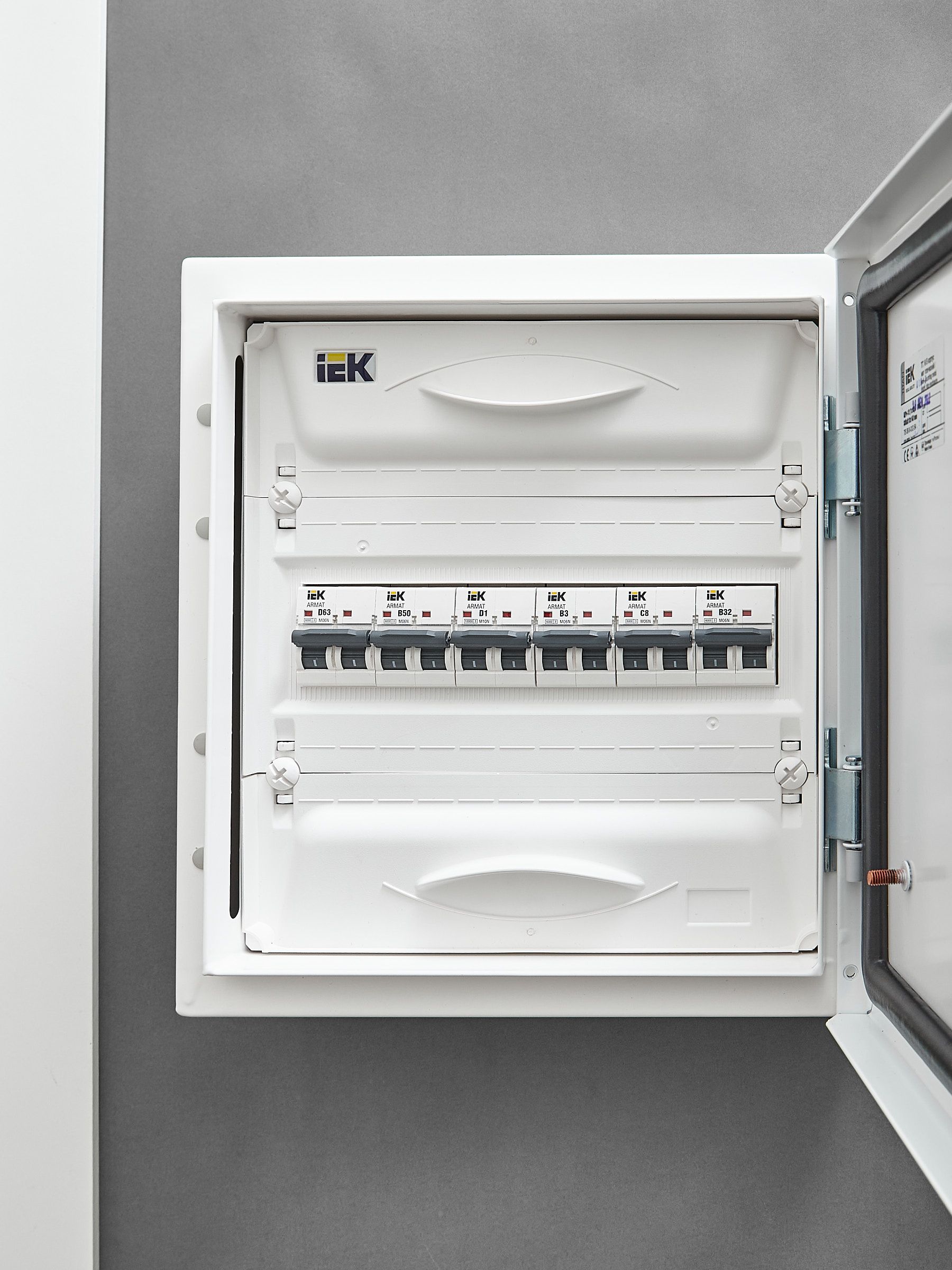 ARMAT Автоматический выключатель M10N 2P D 1А IEK — фото