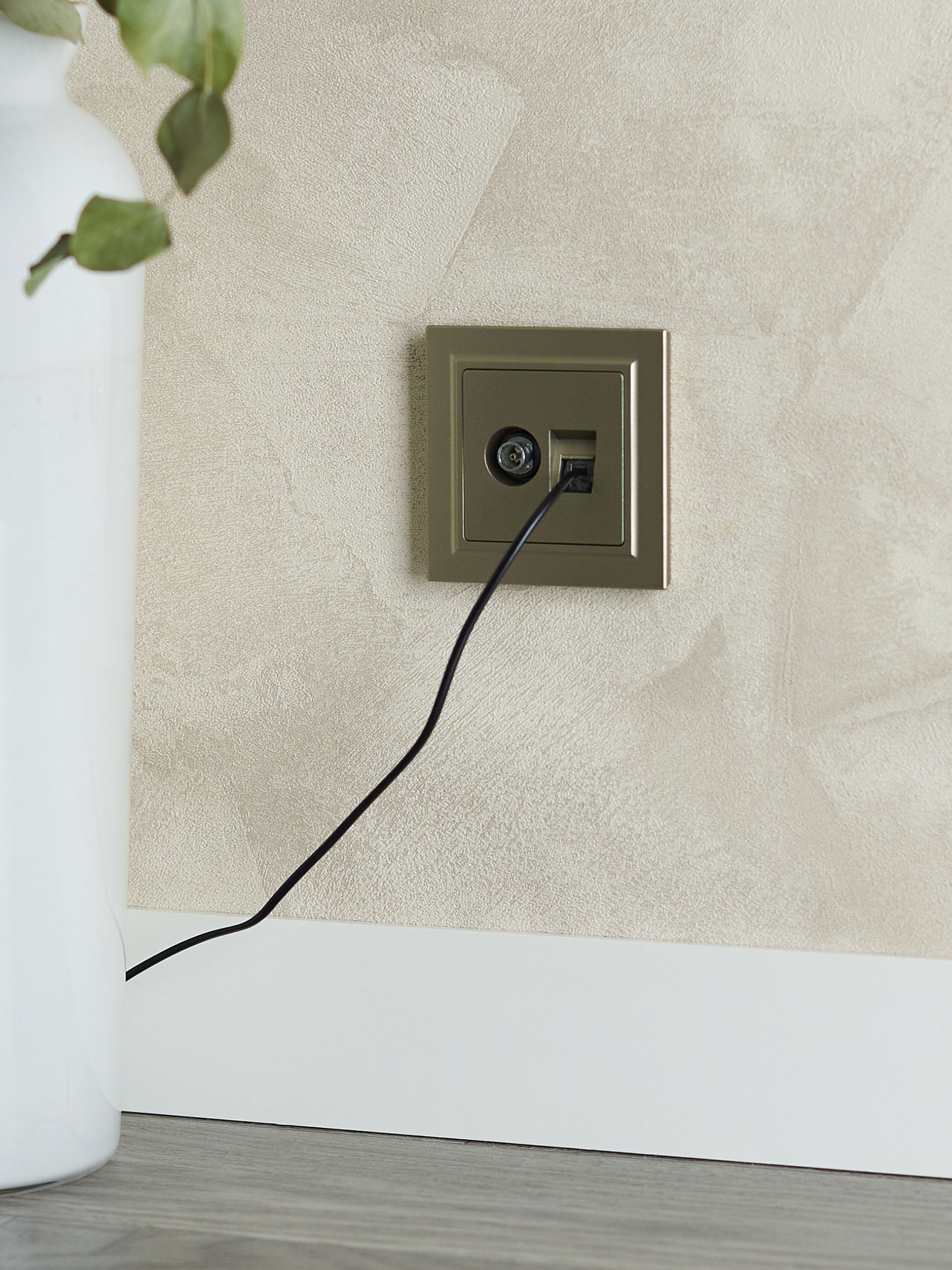 BRITE Розетка двойная TV+RJ45 кат.5E РТВ/РК12-БрШ шампань IEK — фото