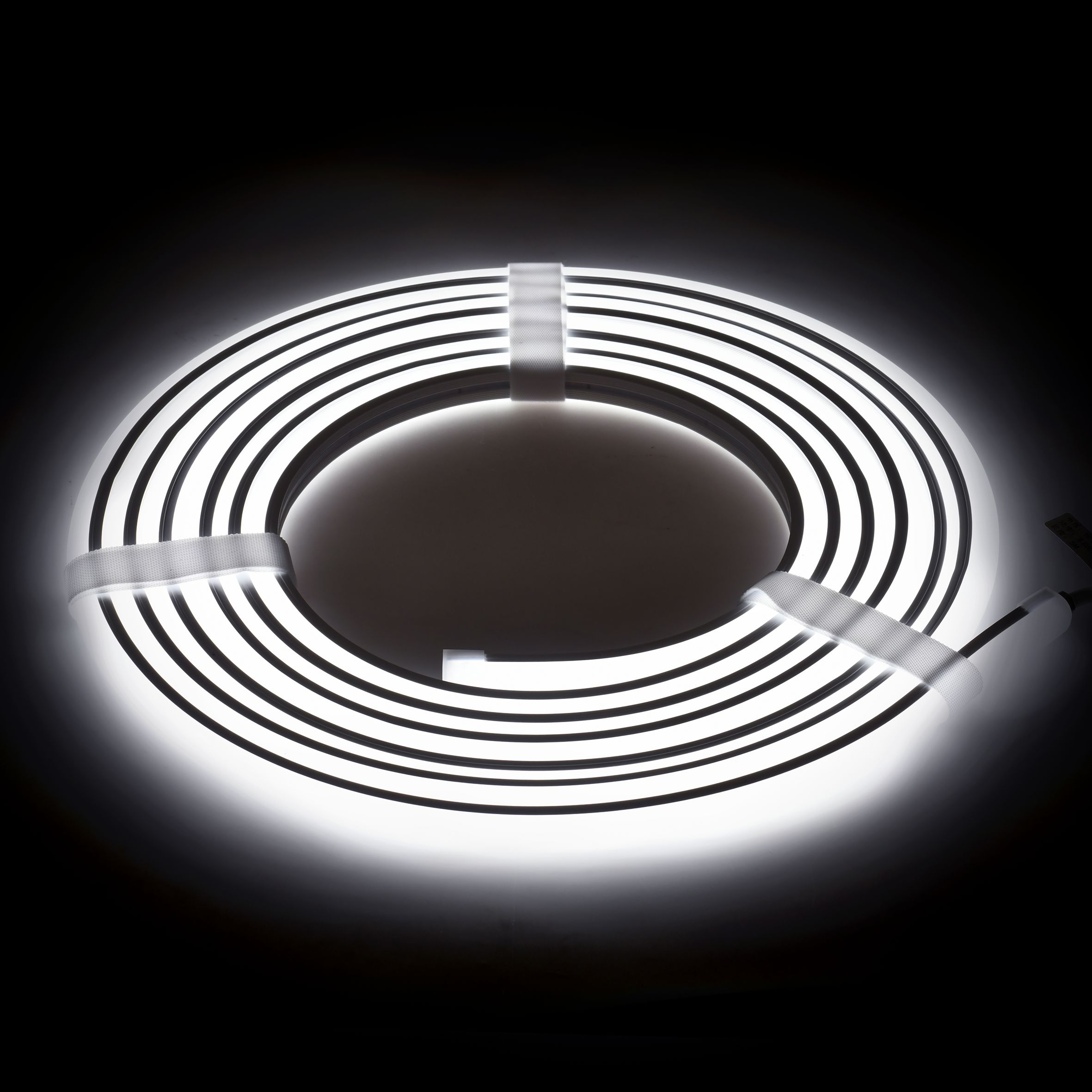 Лента светодиодная "неон" термостойкая 5м SMD2835 120LED/м 8Вт/м IP67 13мм 24В холодный белый IEK — фото