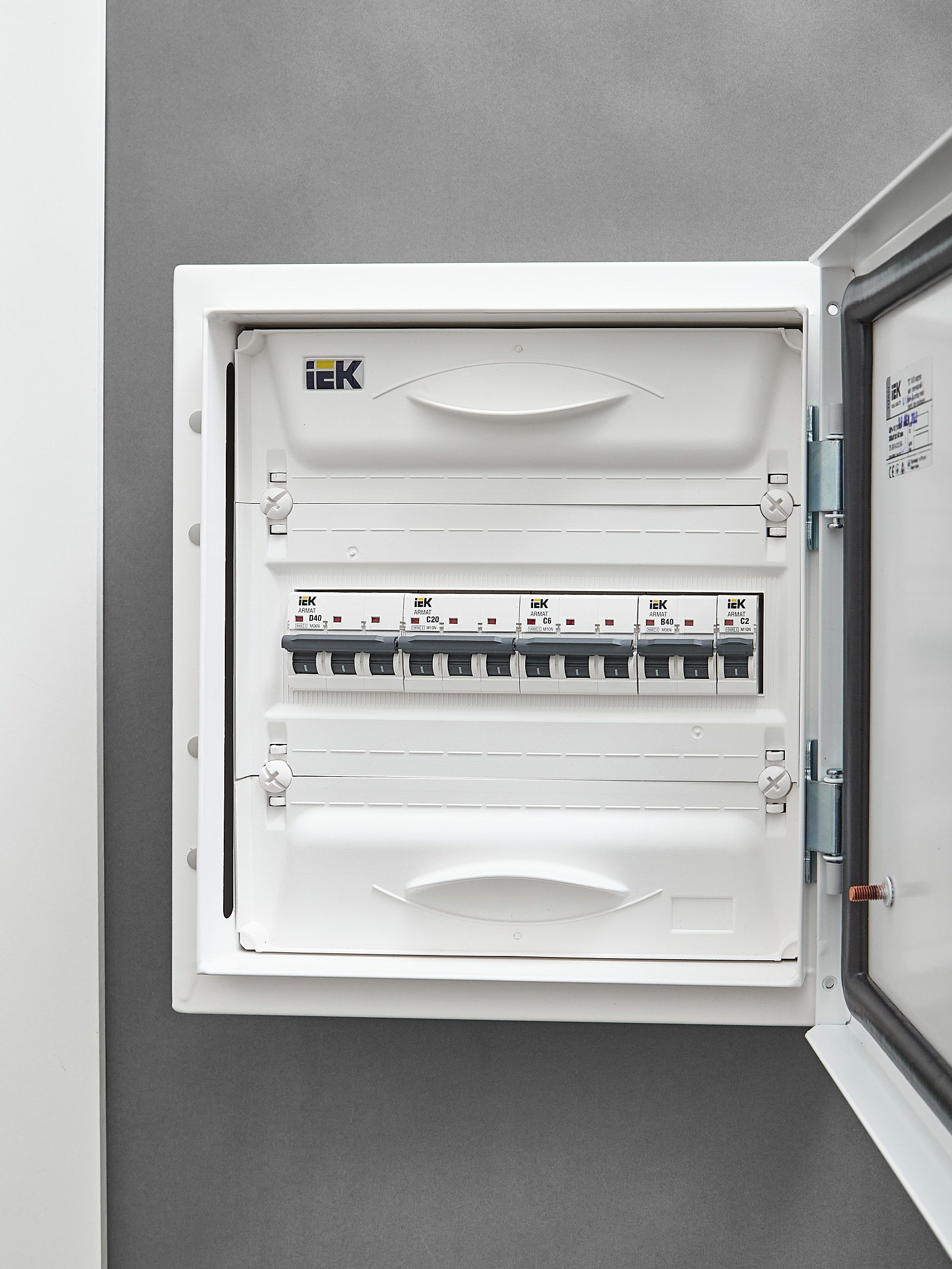 ARMAT Автоматический выключатель M10N 3P C 6А IEK — фото