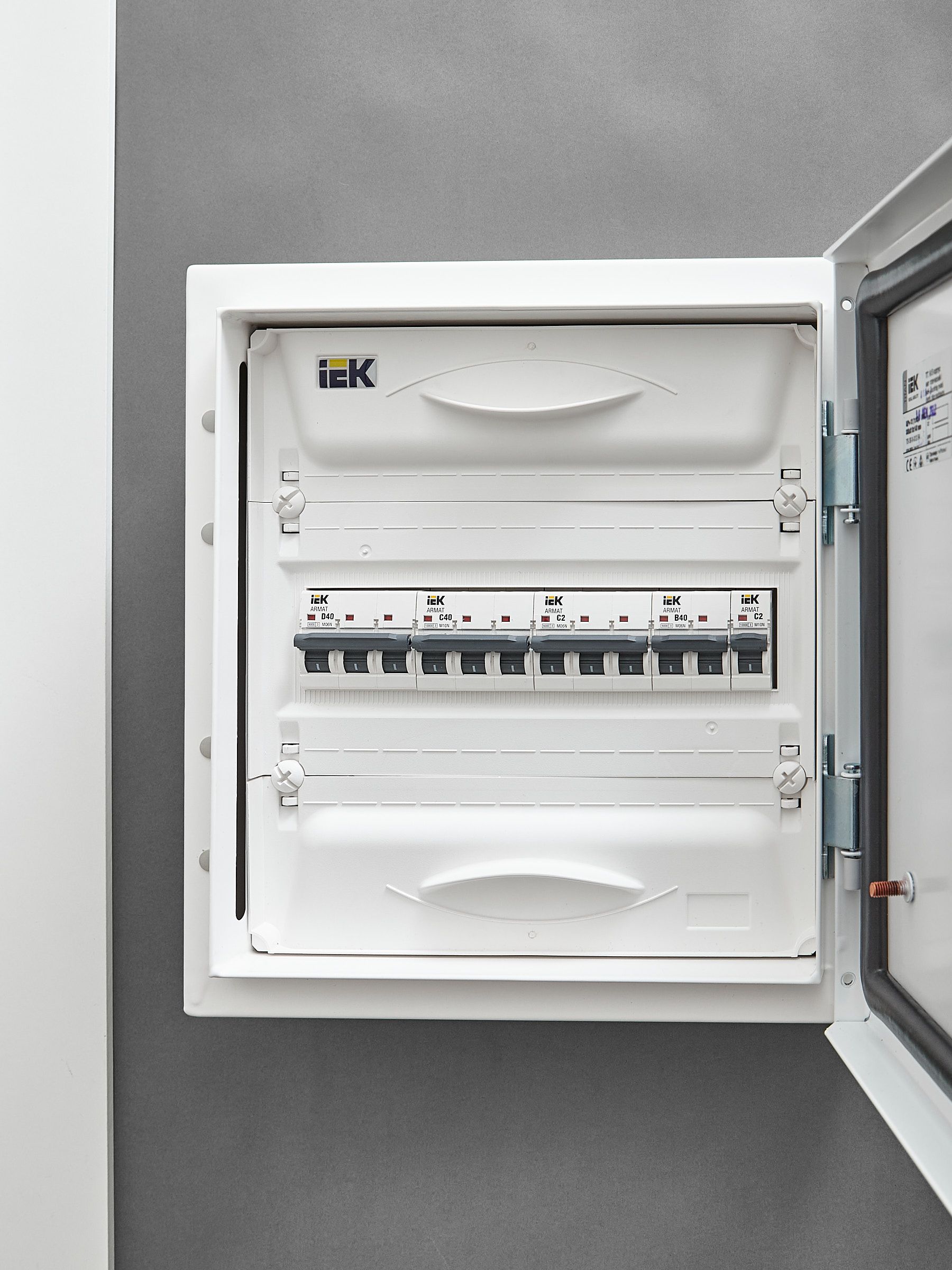 ARMAT Автоматический выключатель M10N 3P C 40А IEK — фото