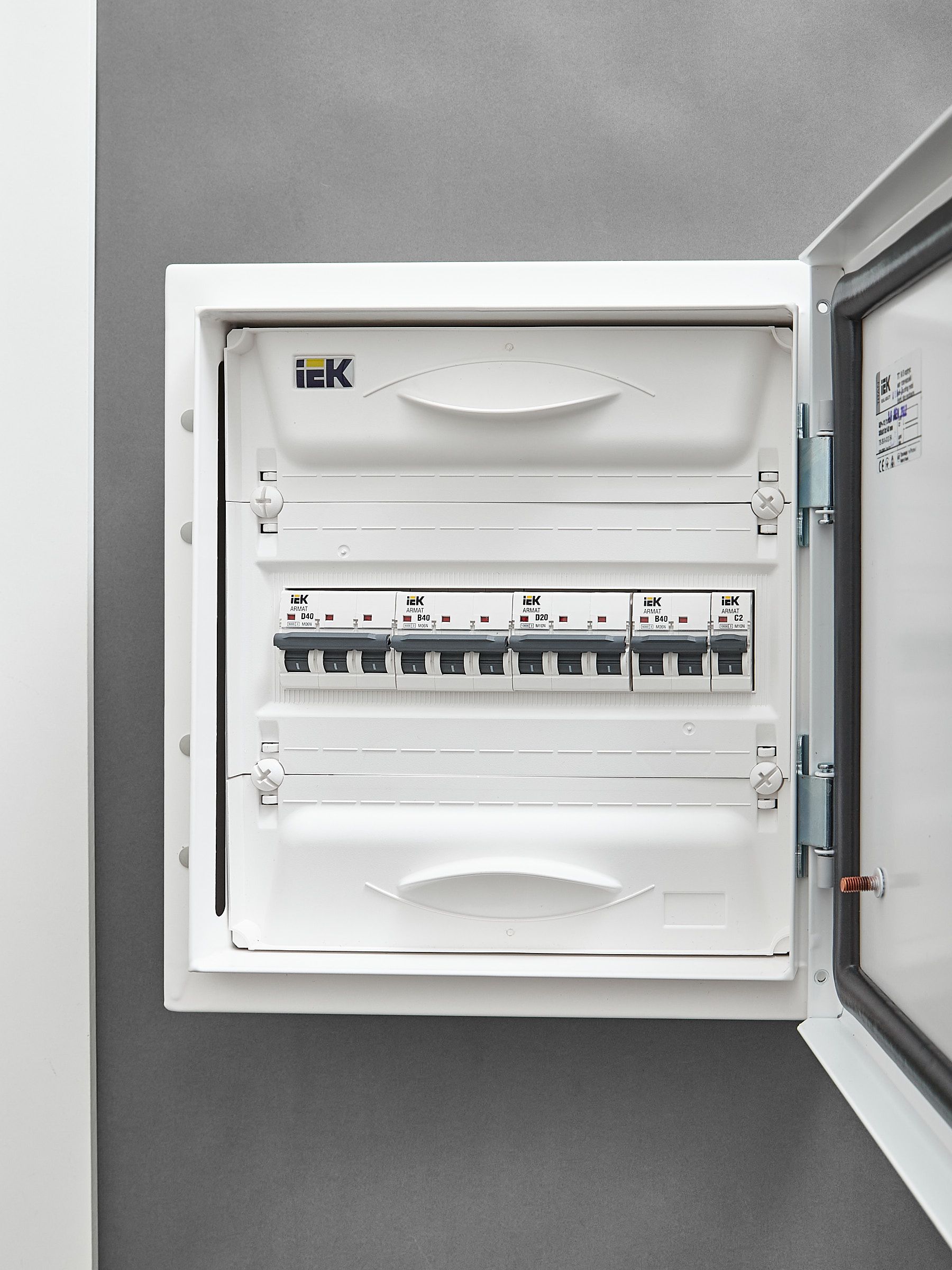 ARMAT Автоматический выключатель M10N 3P D 20А IEK — фото