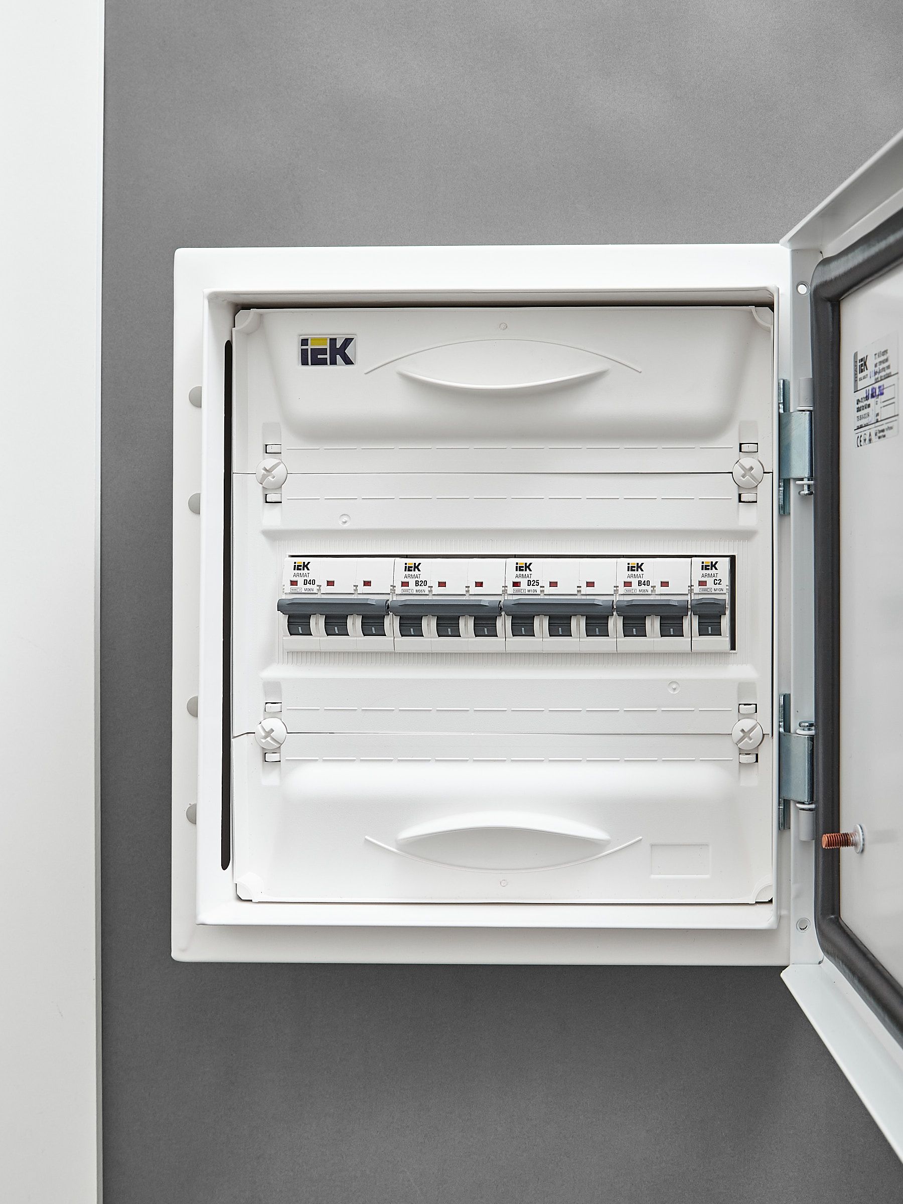 ARMAT Автоматический выключатель M10N 3P D 25А IEK — фото