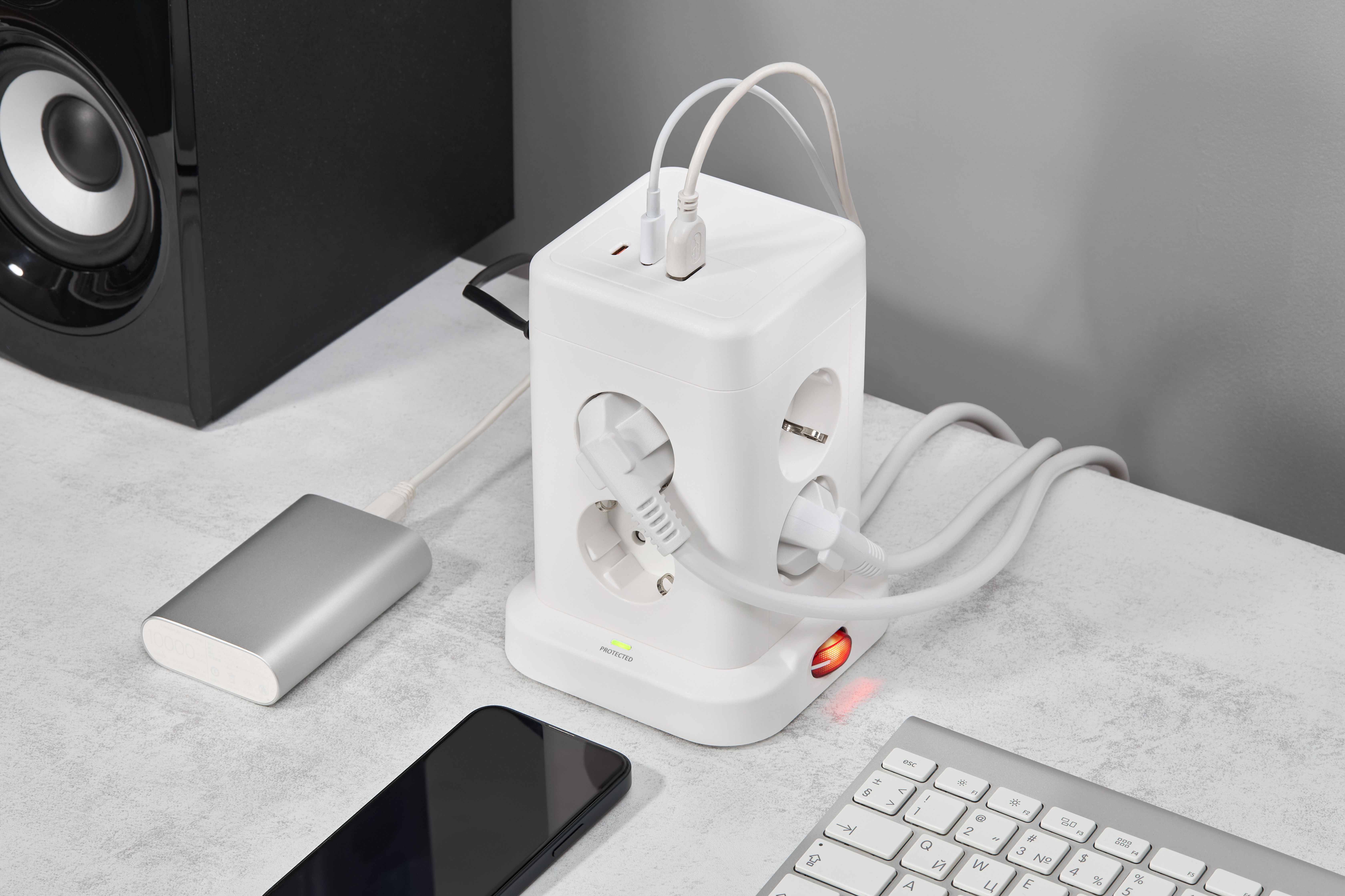 Удлинитель У08K 8 мест 2P+PE 1,5м 3х1,0мм2 16А/250В USB A+C 20Вт белый DOMINIC IEK — фото