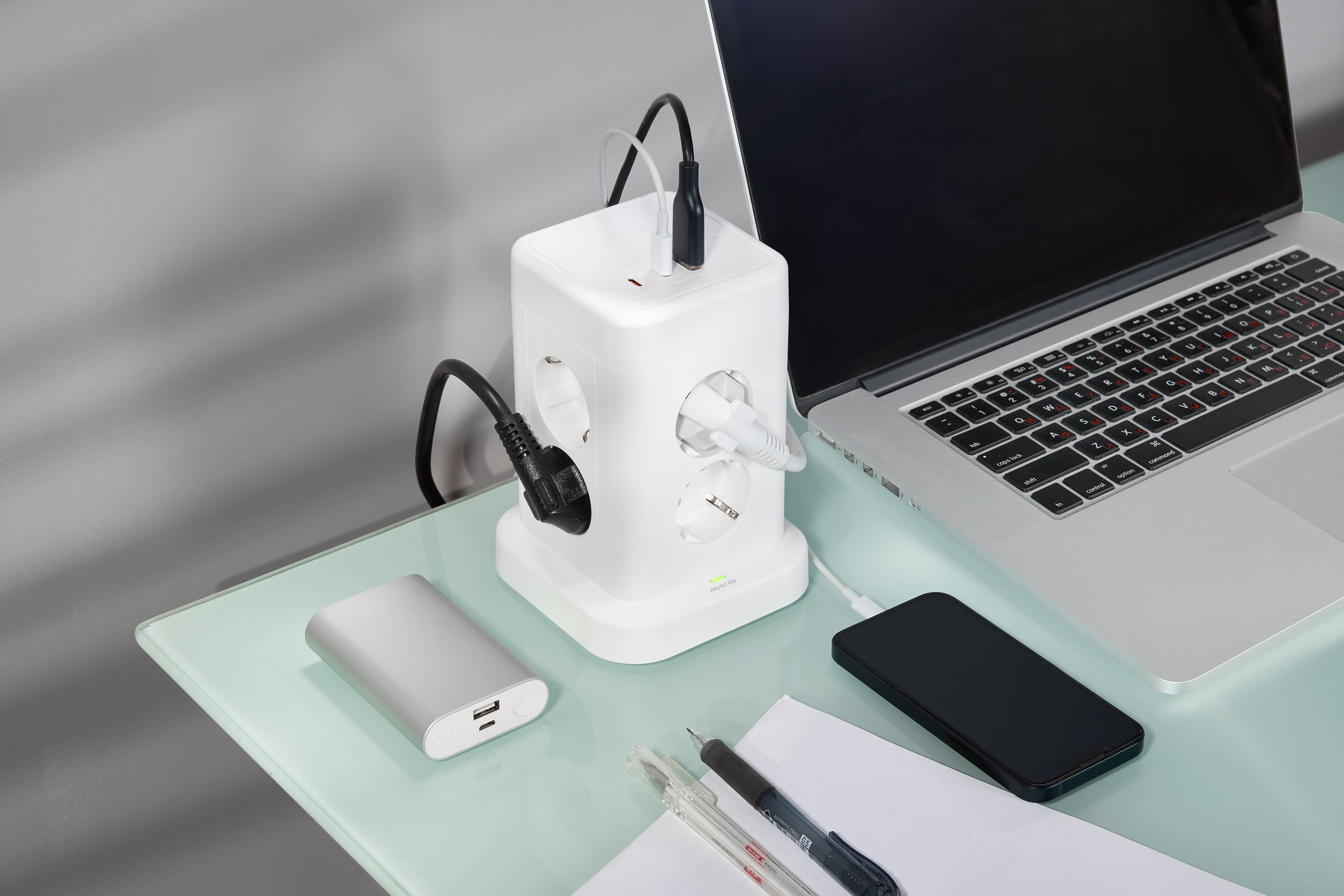 Удлинитель У08K 8 мест 2P+PE 1,5м 3х1,0мм2 16А/250В USB A+C 20Вт белый DOMINIC IEK — фото