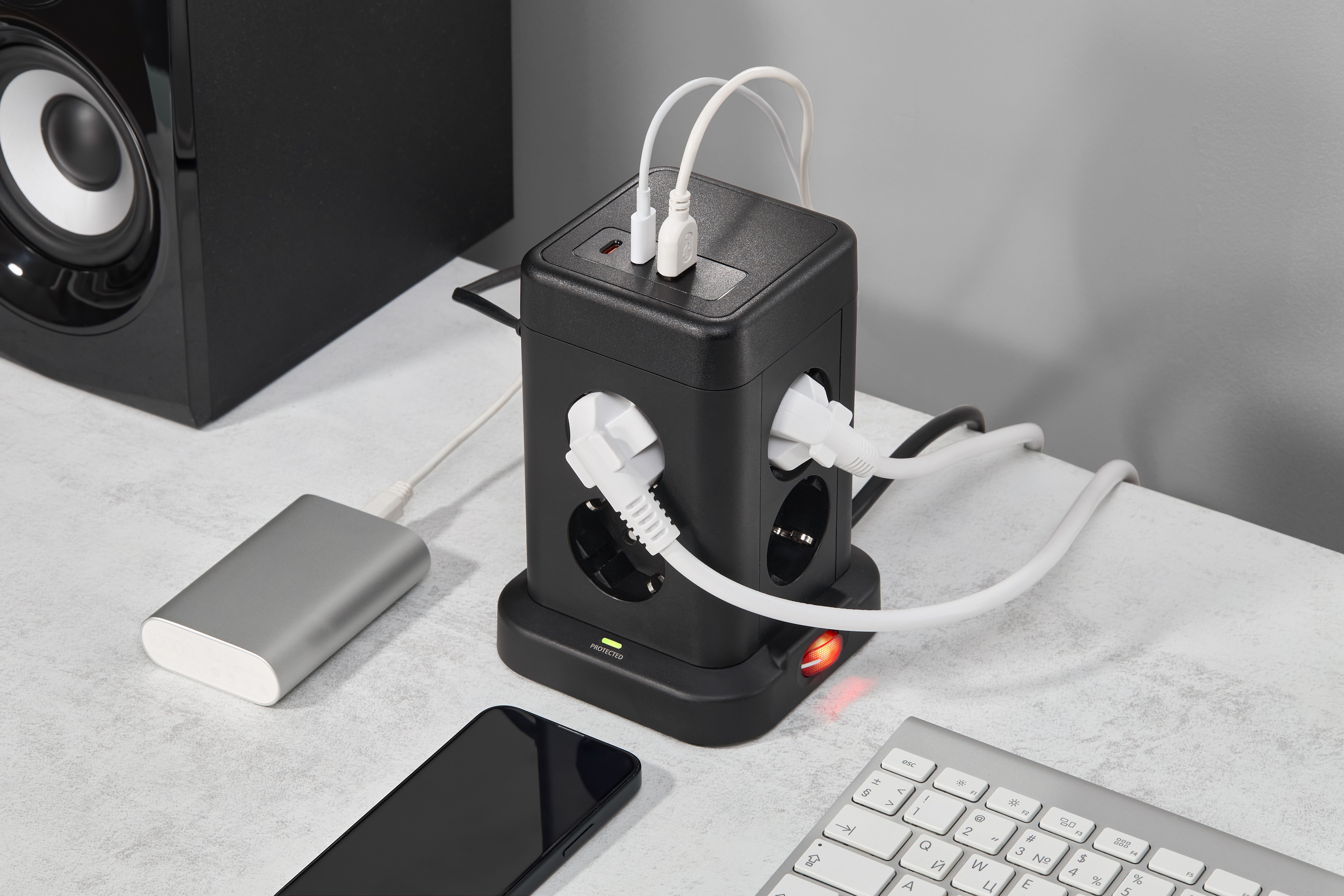 Удлинитель У08K 8 мест 2P+PE 1,5м 3х1,0мм2 16А/250В USB A+C 20Вт черный DOMINIC IEK — фото