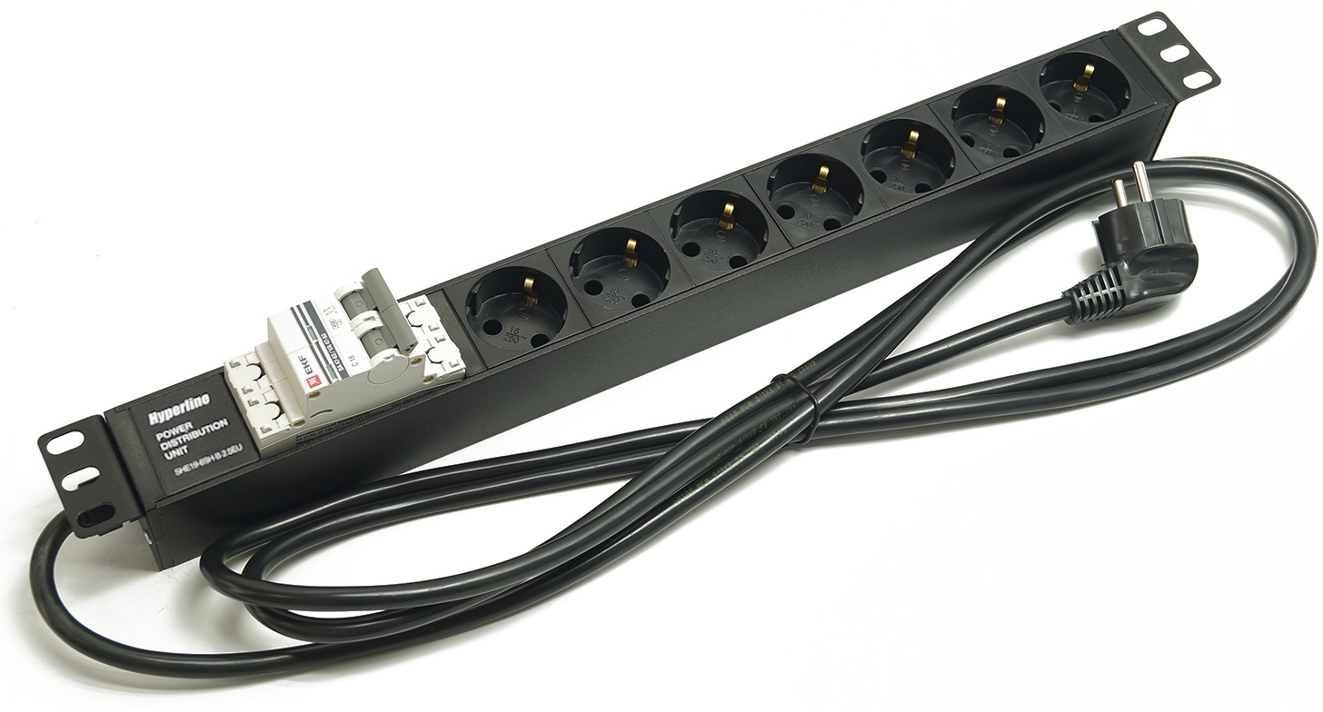 Hyperline SHE19-7SH-B-2.5EU Блок розеток/PDU 19", 7 розеток Schuko, автоматический выключатель однополюсный 16A, кабель питания 2,5м с вилкой Sсhuko (CEE7/7), 16А, 230В, однофазный, чёрный, 482.6х44.4х44.4мм