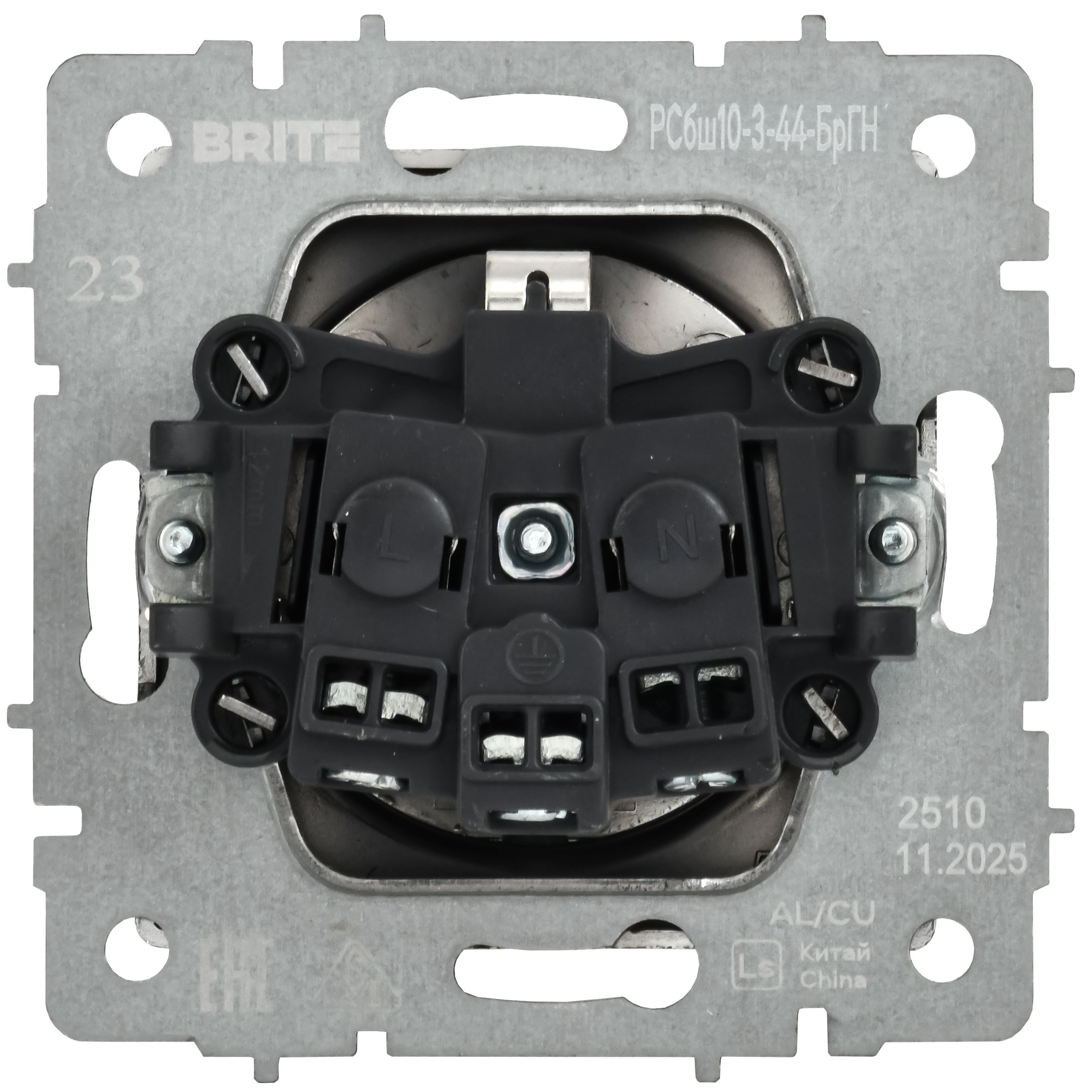 BRITE Розетка 1-местная с заземлением с защитными шторками и крышкой 16А IP44 РСбш10-3-44-БрГН металл хром/никель IEK — фото