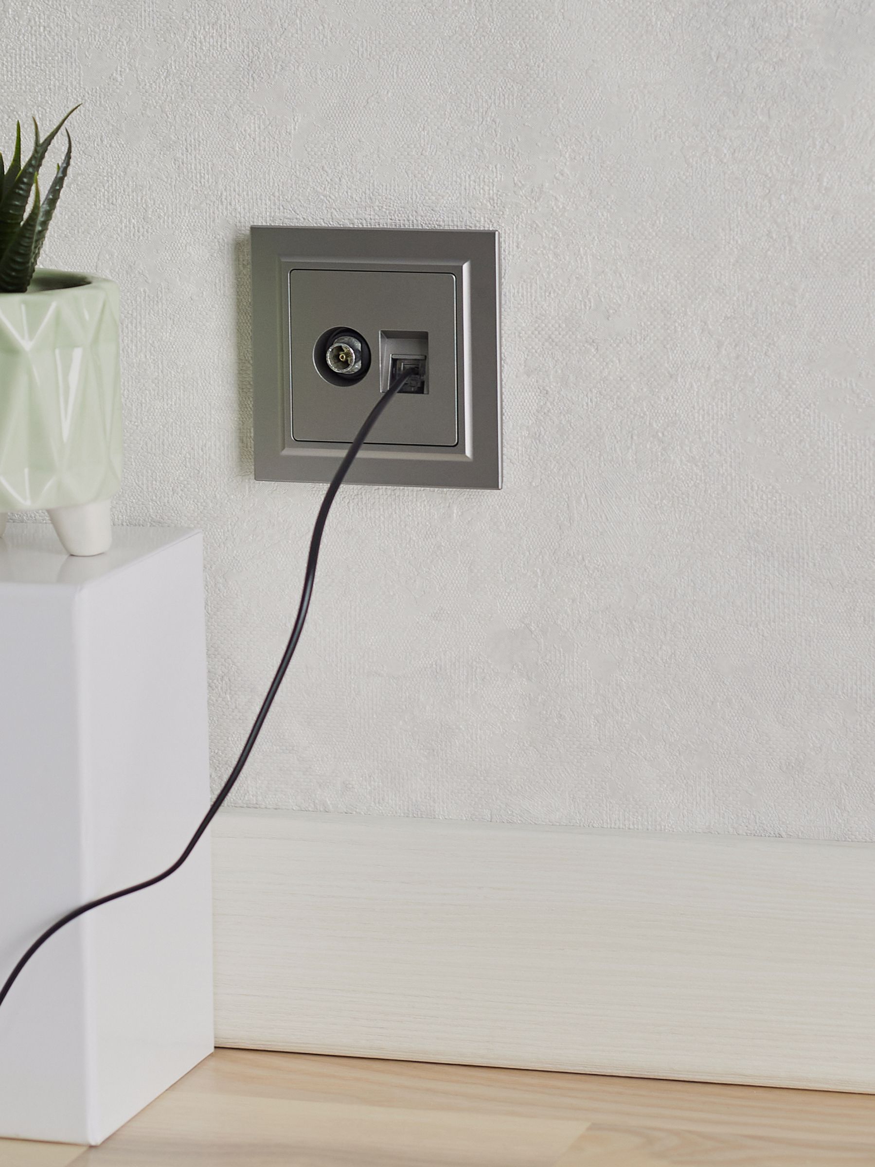 BRITE Розетка двойная TV+RJ45 кат.5E РТВ/РК12-БрС сталь IEK — фото