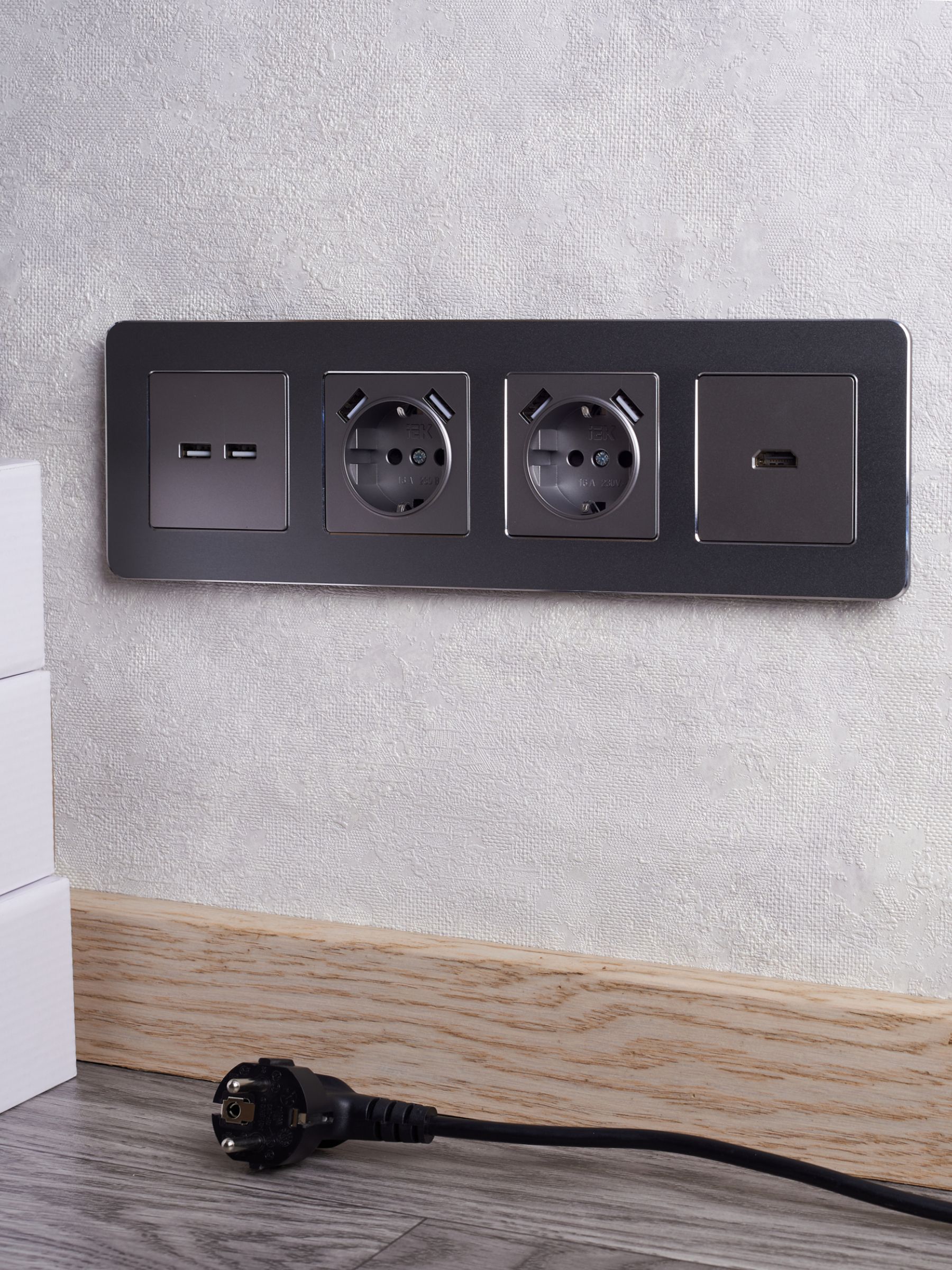 BRITE Розетка USB A+A 5В 3,1А РЮ10-1-БрС сталь IEK — фото