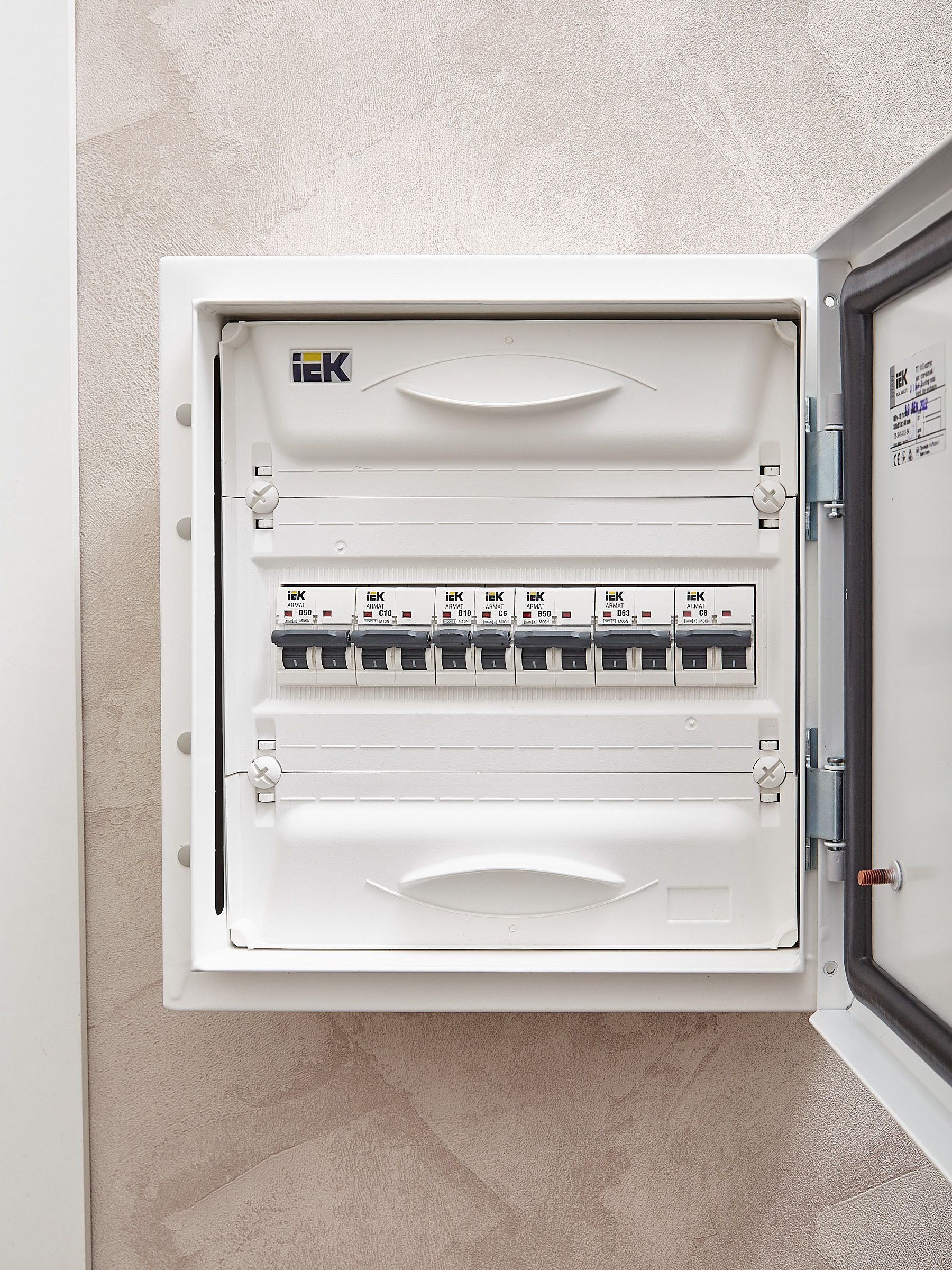 ARMAT Автоматический выключатель M10N 1P B 10А IEK — фото