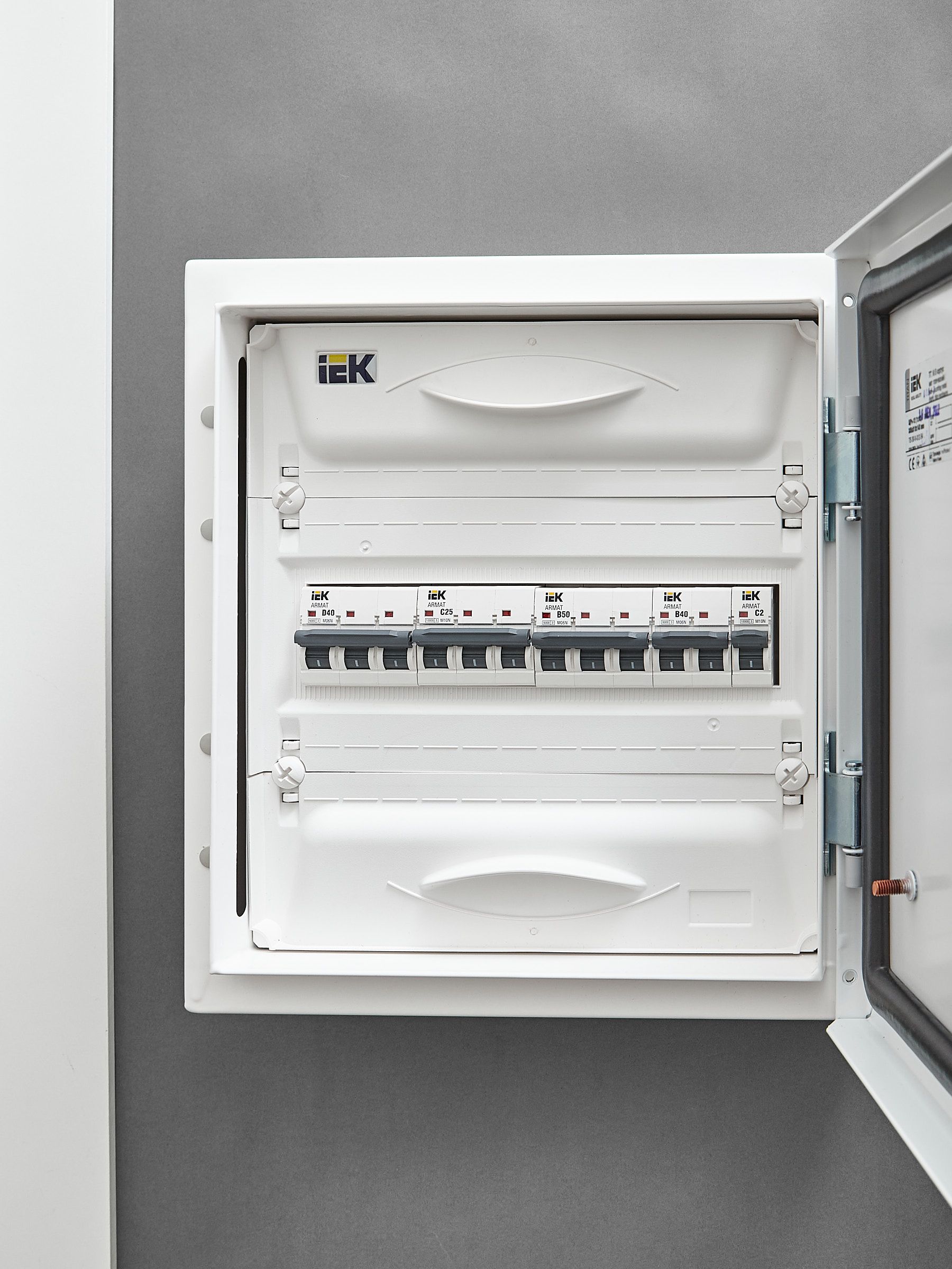 ARMAT Автоматический выключатель M10N 3P C 25А IEK — фото
