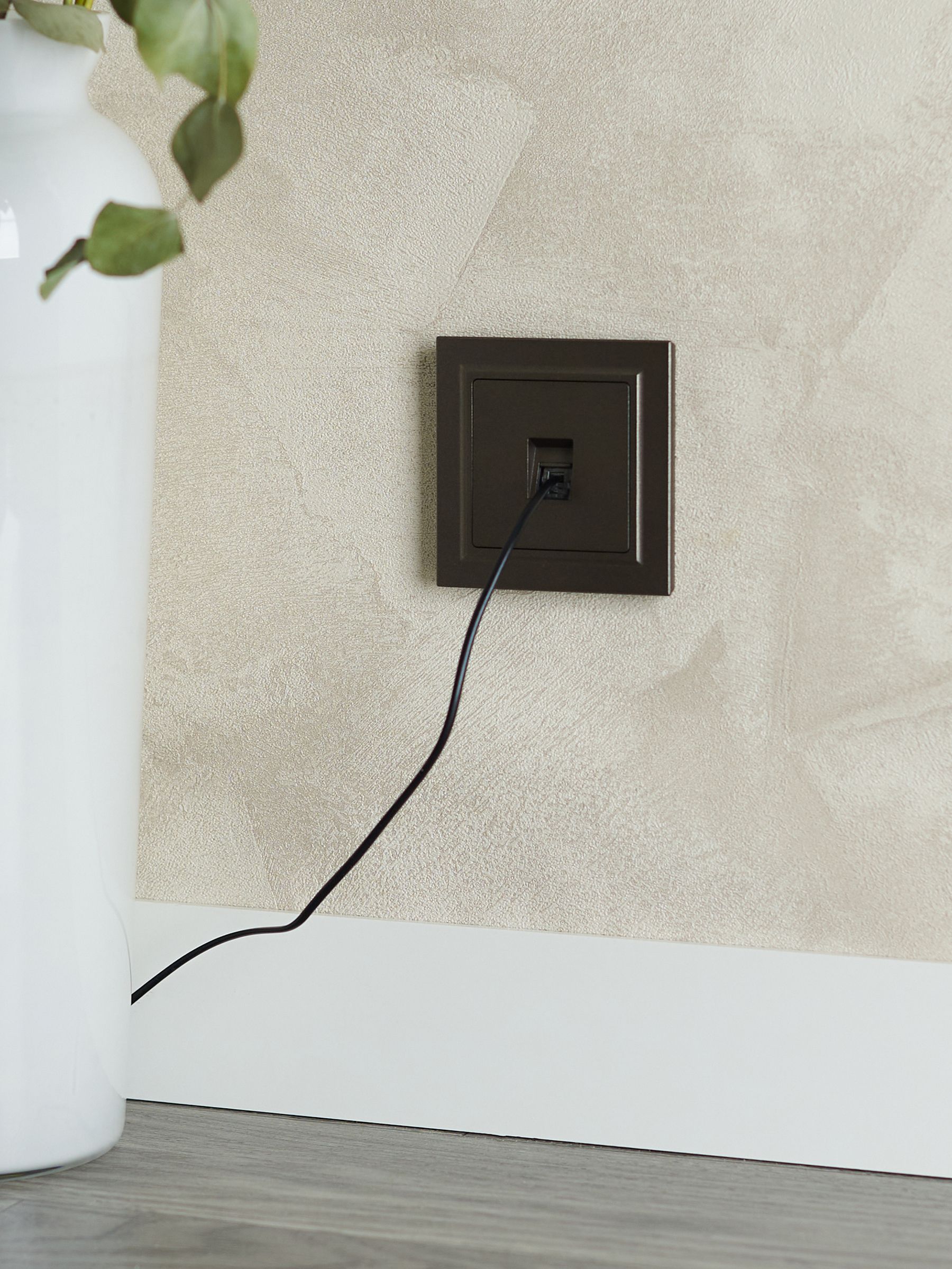 BRITE Розетка компьютерная RJ45 кат.5E РК10-БрТБ темная бронза IEK — фото