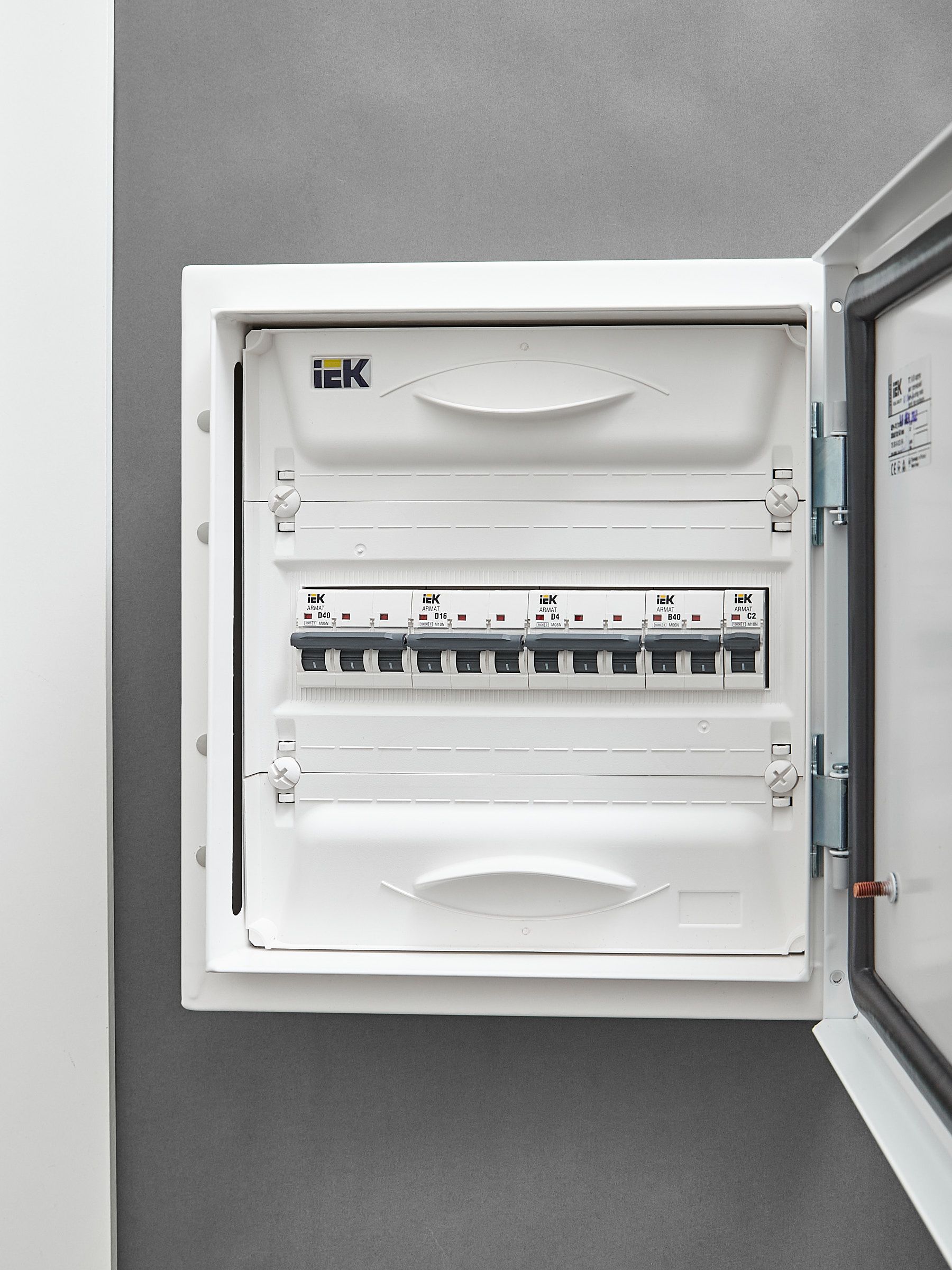 ARMAT Автоматический выключатель M10N 3P D 16А IEK — фото