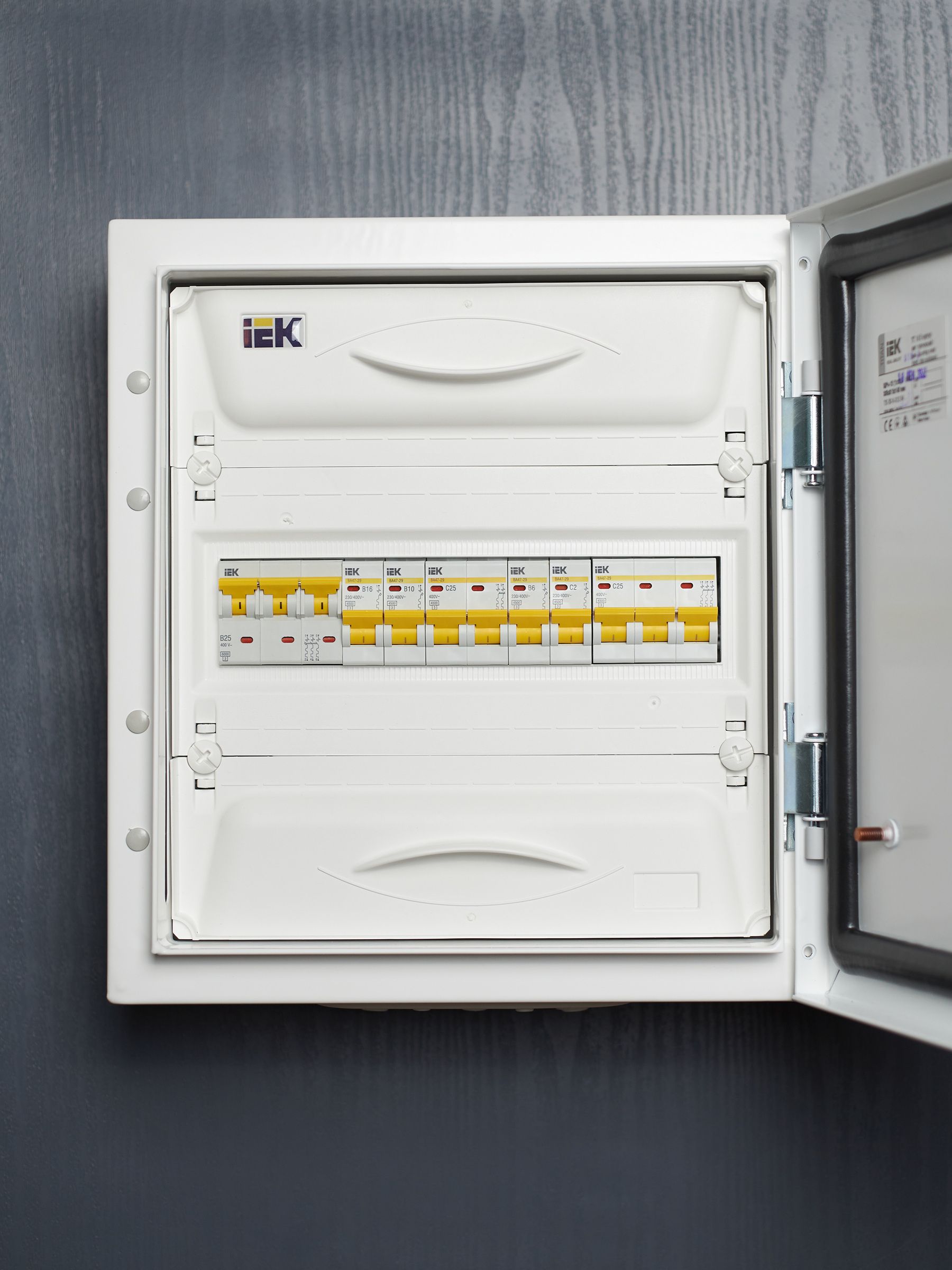 KARAT Автоматический выключатель ВА47-29 1P B 16А 4,5кА IEK — фото