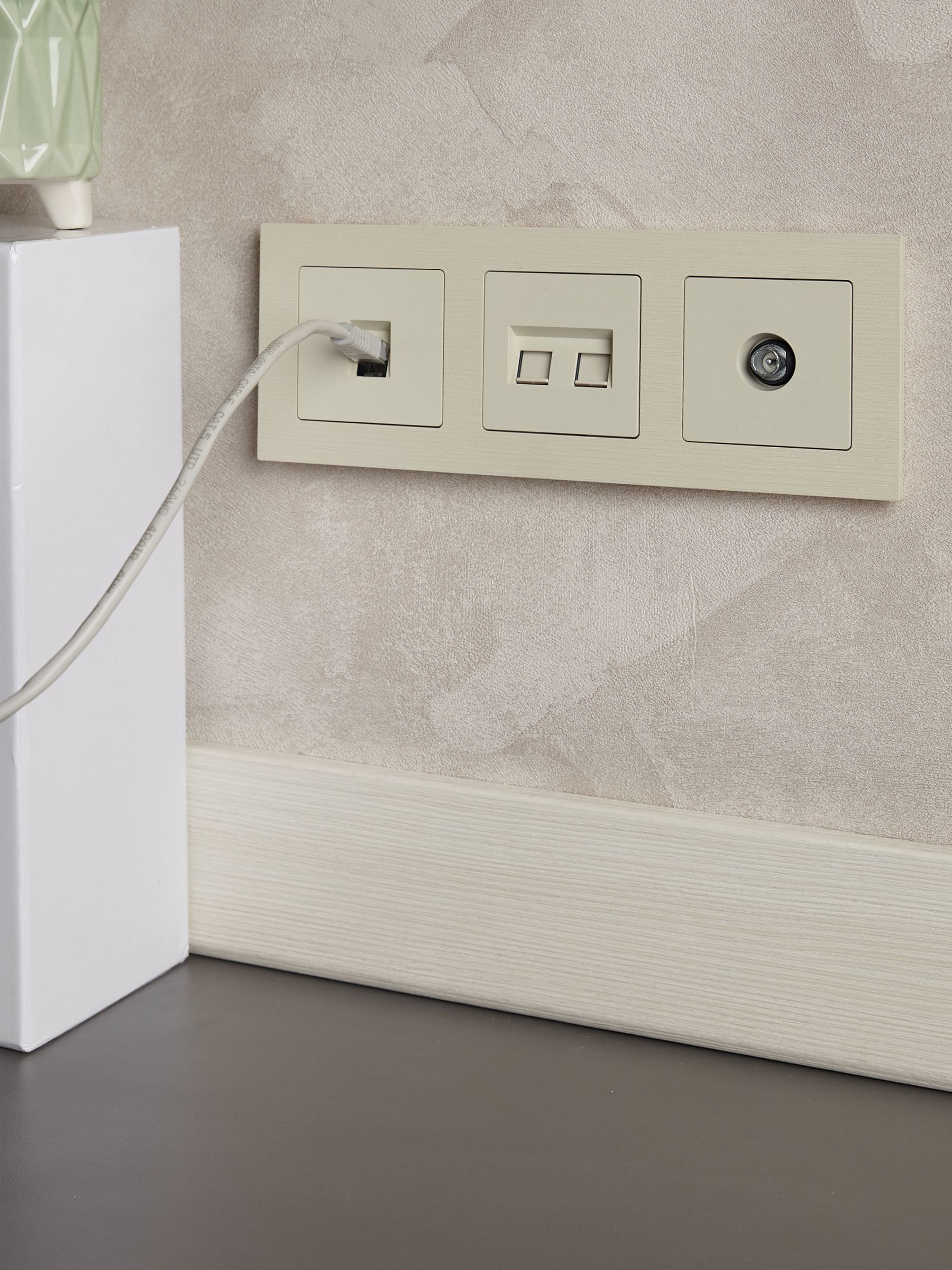 BRITE Розетка компьютерная двойная RJ45 кат.5E РК10-2-БрКр бежевый IEK — фото