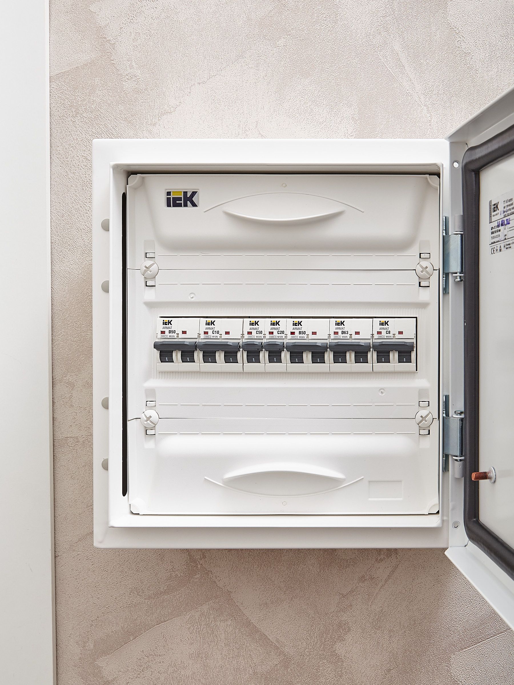 ARMAT Автоматический выключатель M06N 1P C 50А IEK — фото