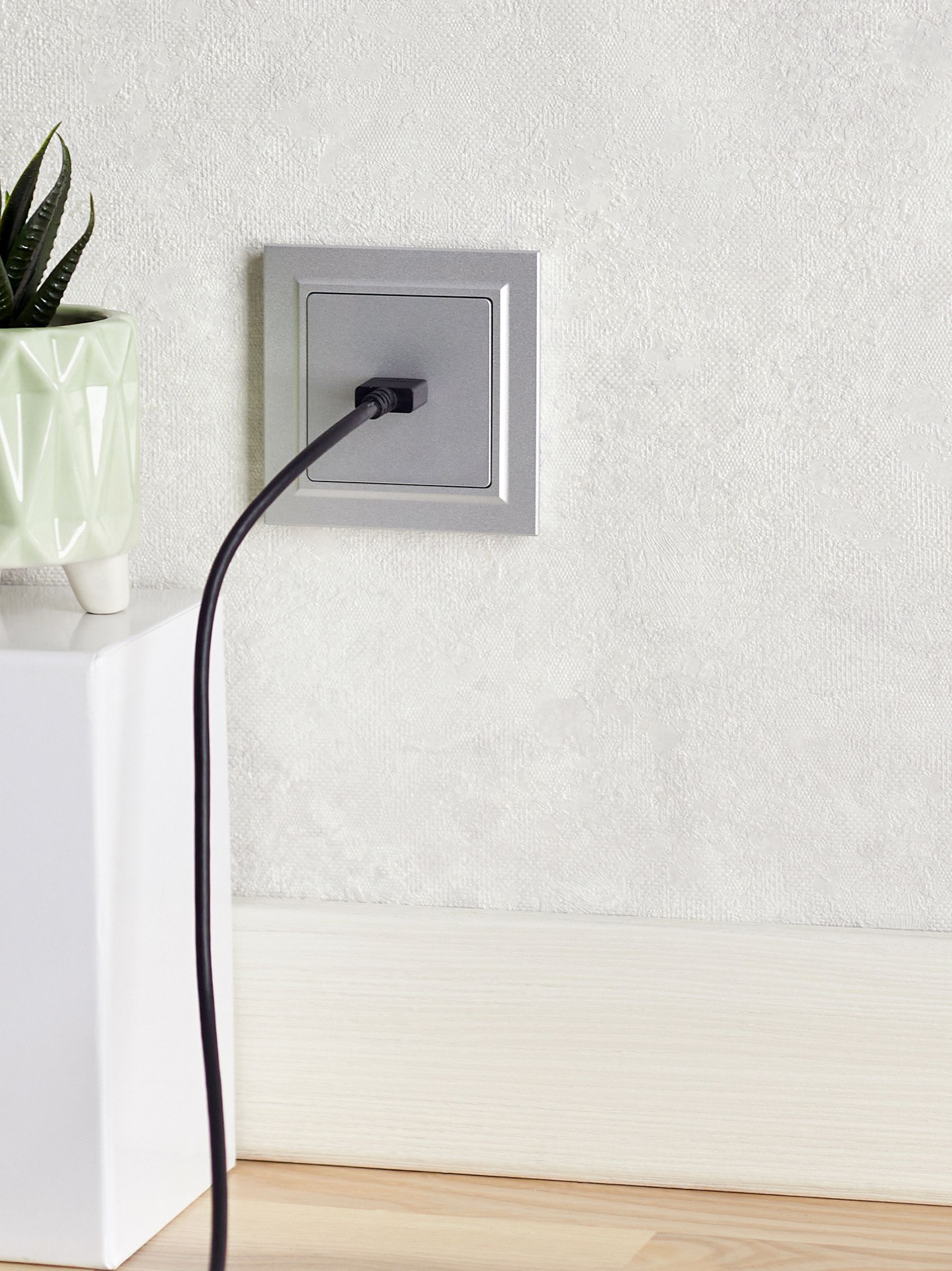 BRITE Розетка HDMI РHDMI-0-БрА алюминий IEK — фото