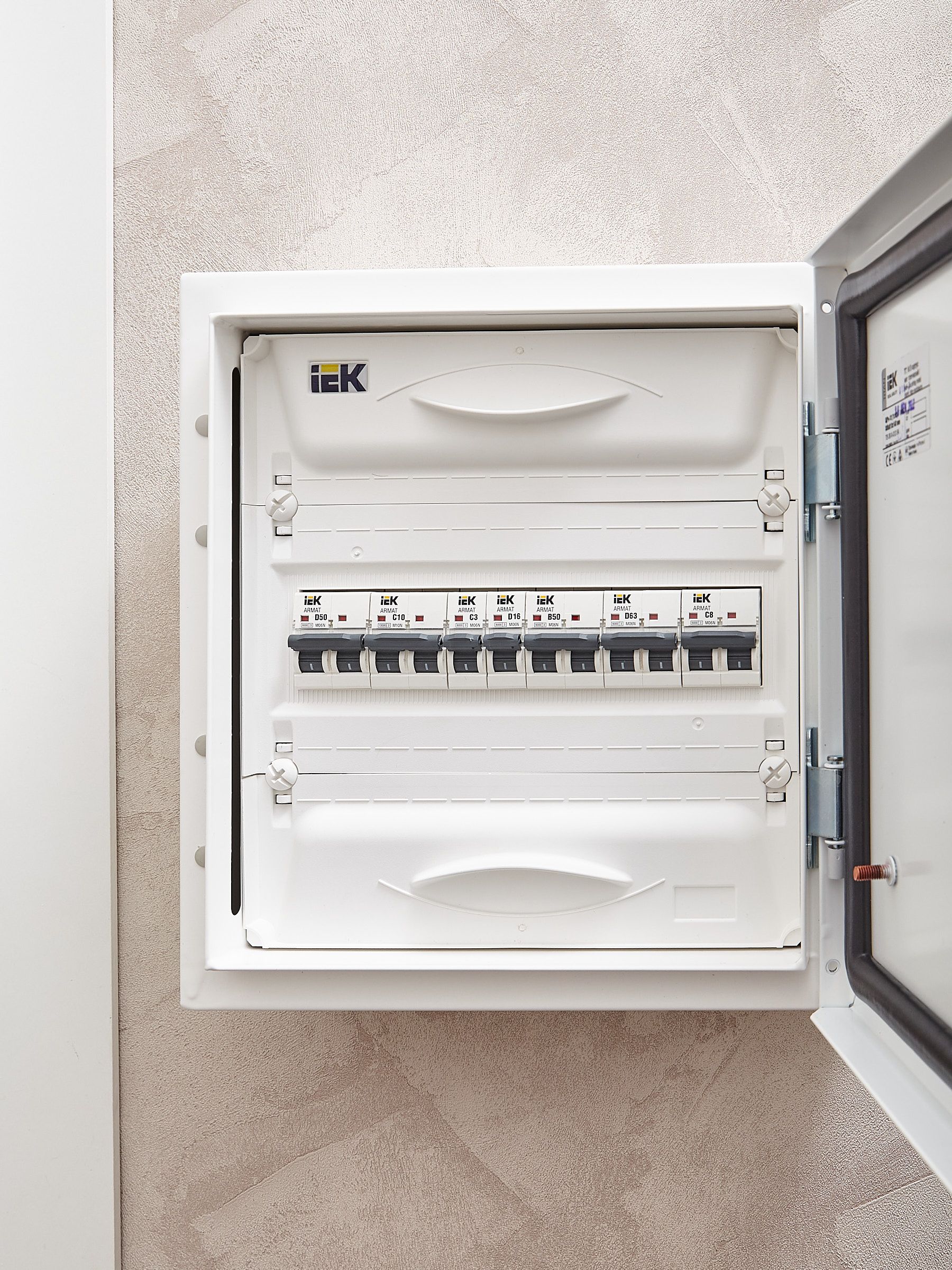 ARMAT Автоматический выключатель M06N 1P D 16А IEK — фото