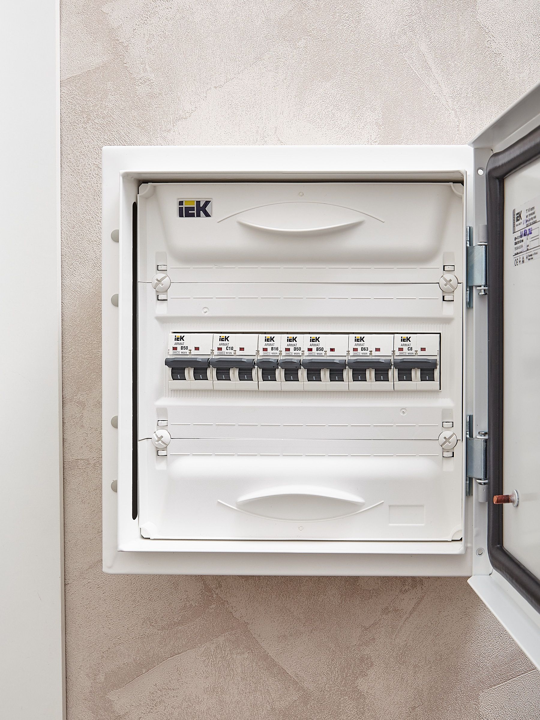 ARMAT Автоматический выключатель M06N 1P D 50А IEK — фото