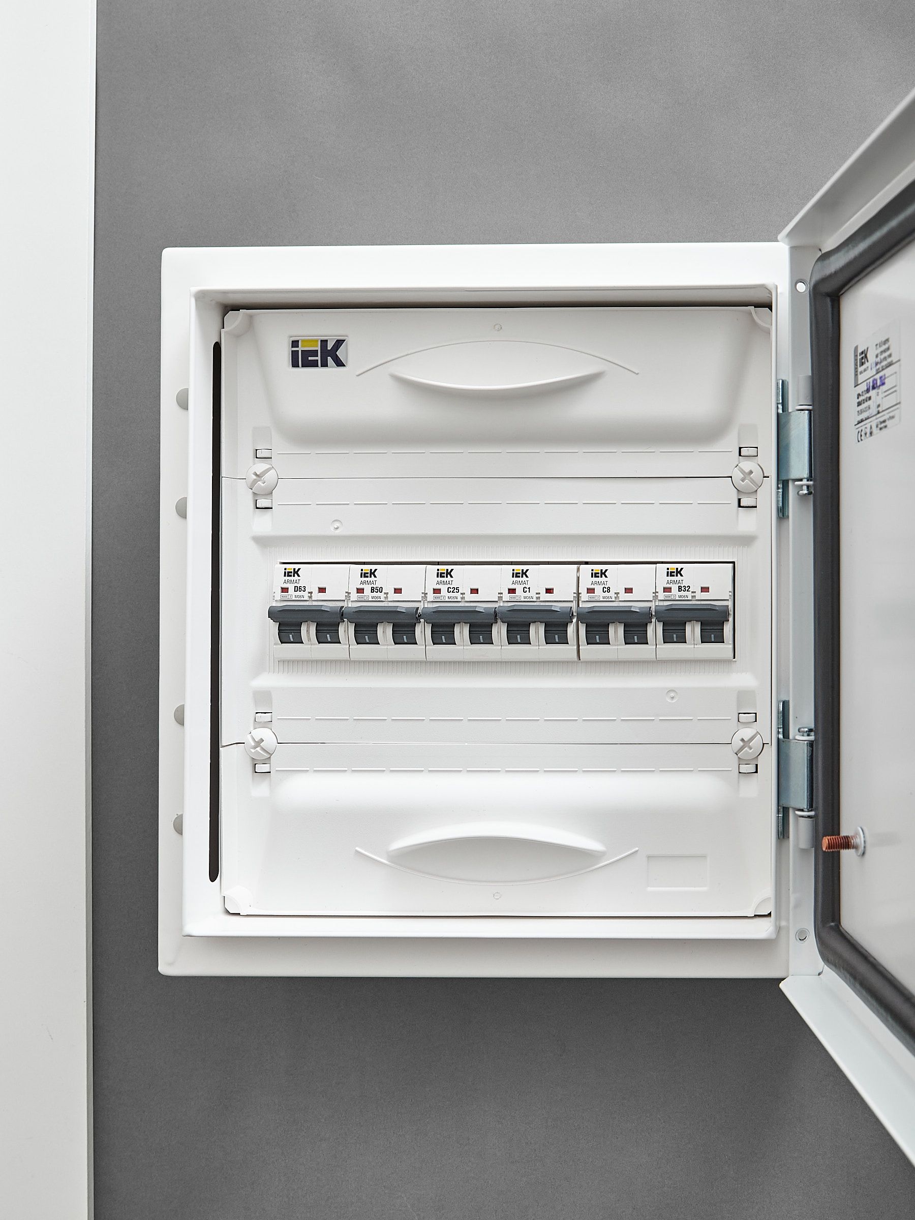 ARMAT Автоматический выключатель M06N 2P C 1А IEK — фото