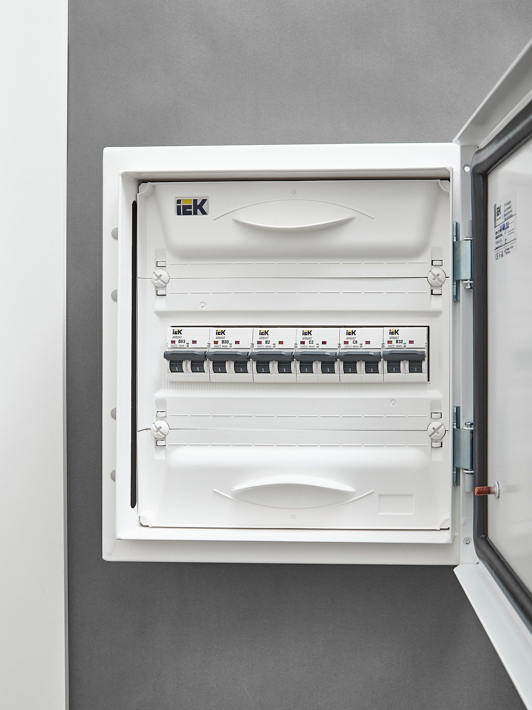 ARMAT Автоматический выключатель M06N 2P C 2А IEK — фото