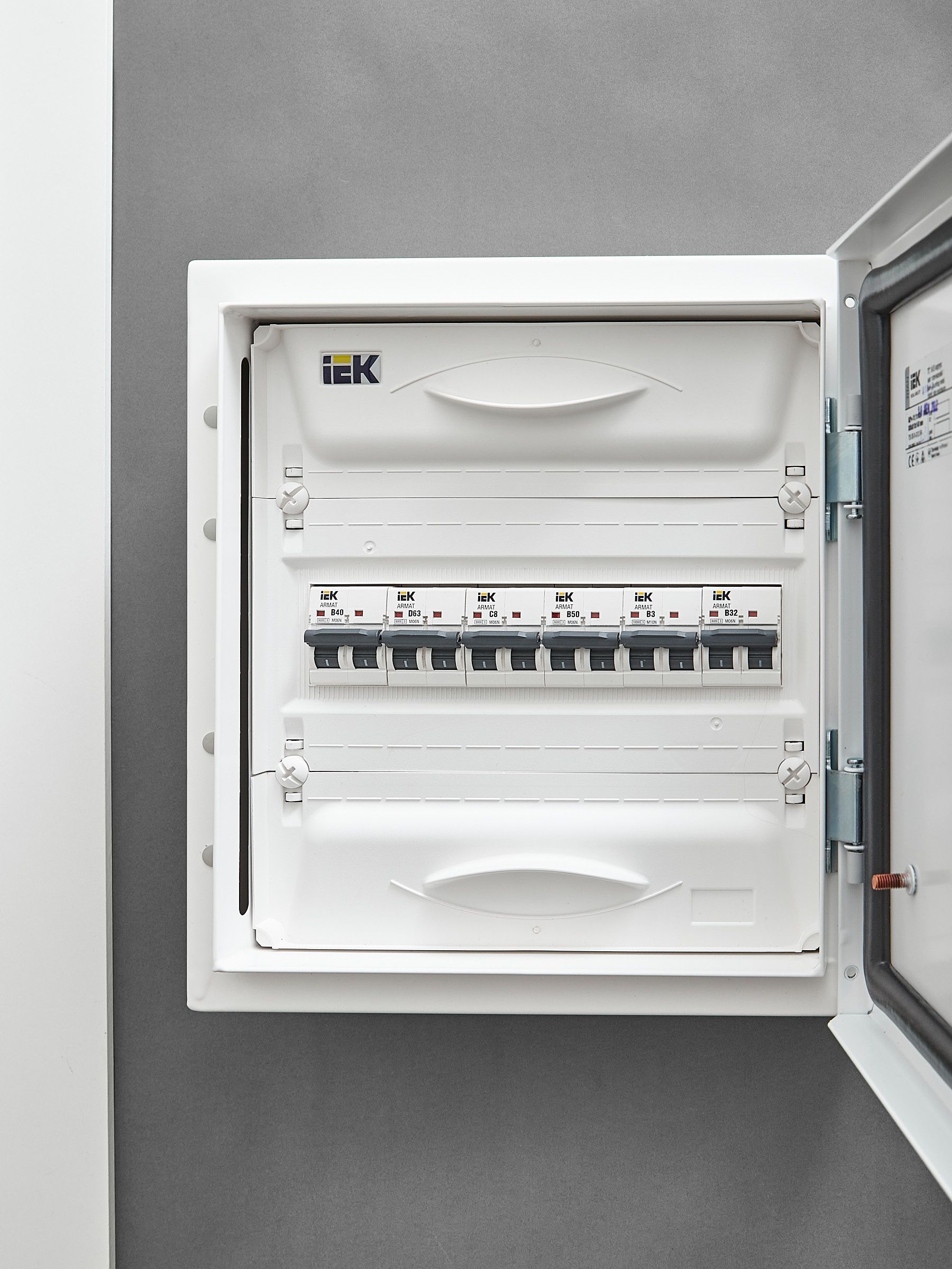 ARMAT Автоматический выключатель M06N 2P C 8А IEK — фото